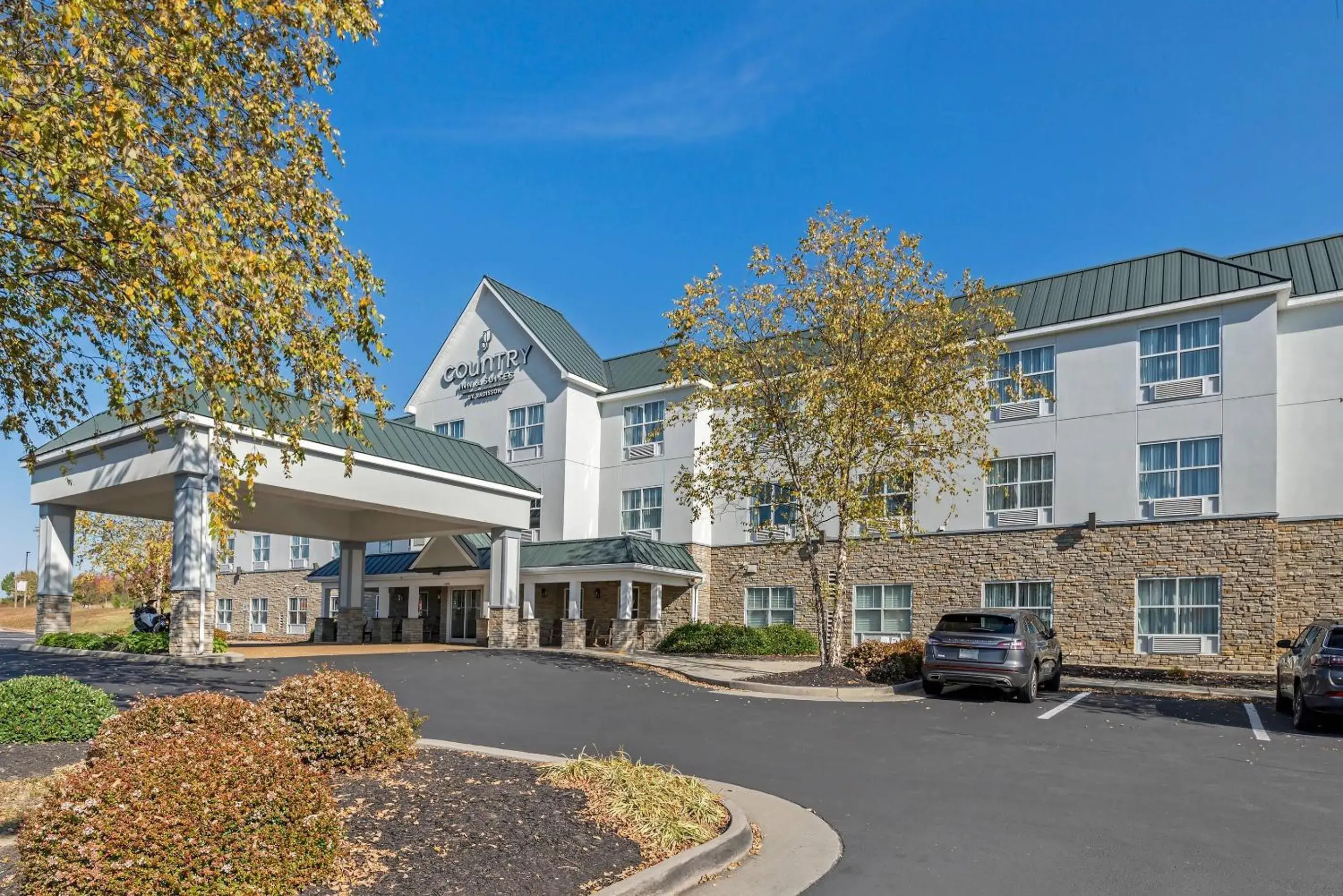 Property building in Country Inn & Suites by Radisson, Ashland - Hanover, VA Property building in Country Inn & Suites by Radisson, Ashland - Hanover, VA