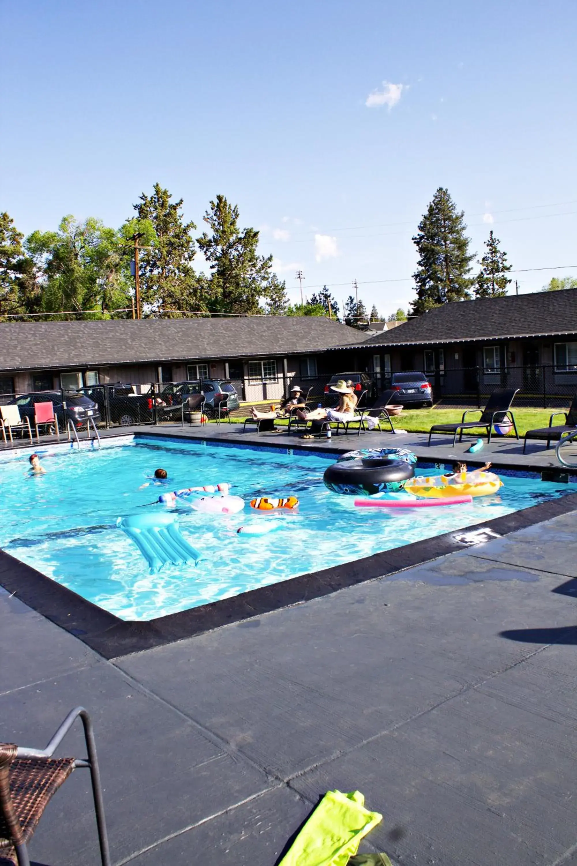 Swimming pool in Cascade Lodge Swimming pool in Cascade Lodge