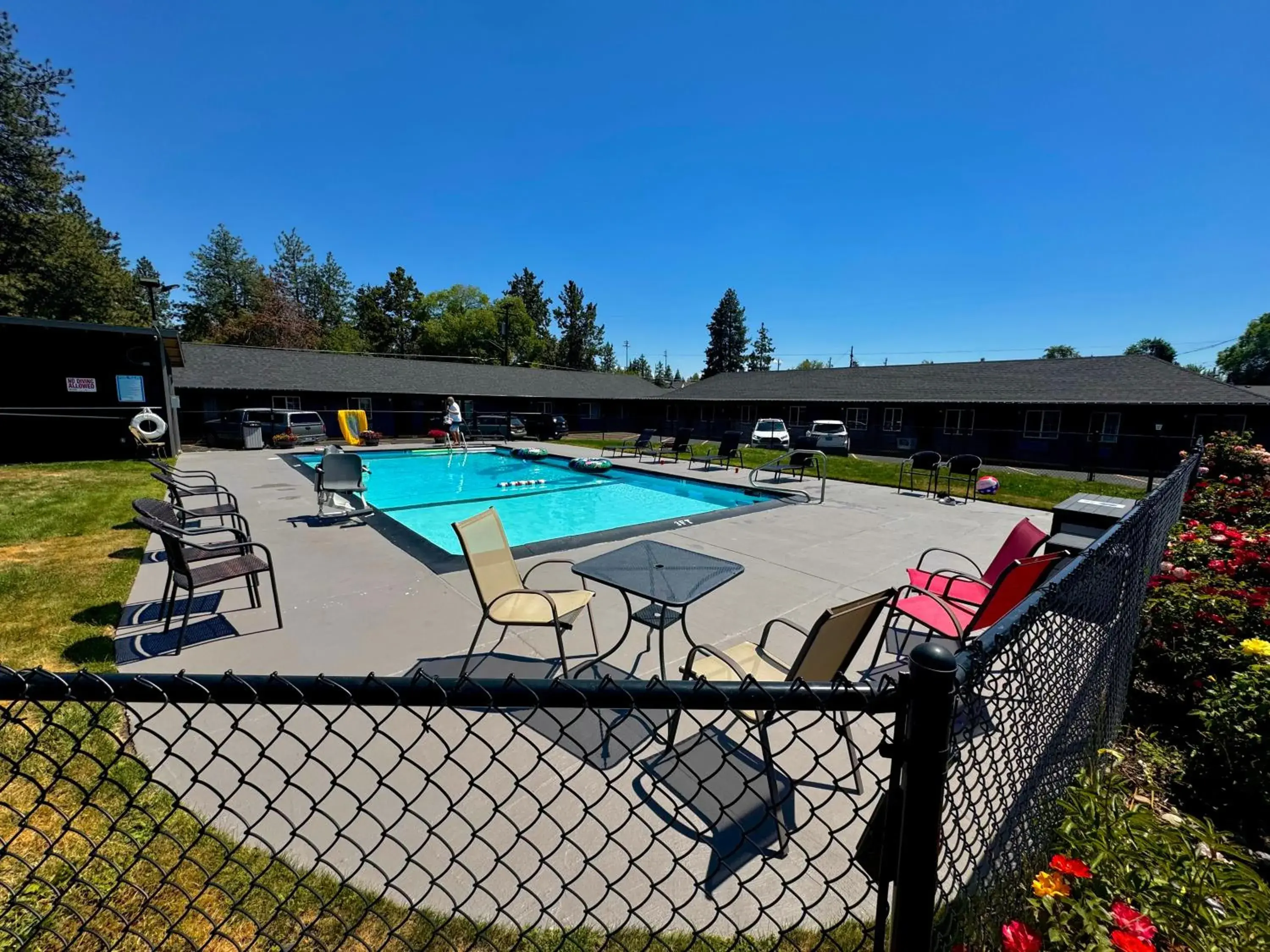 Property building in Cascade Lodge Property building in Cascade Lodge