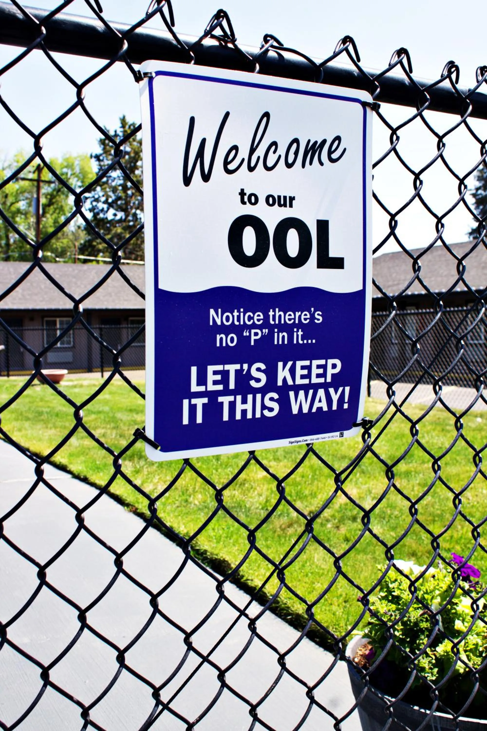 Swimming pool in Cascade Lodge - Central Bend Retreat