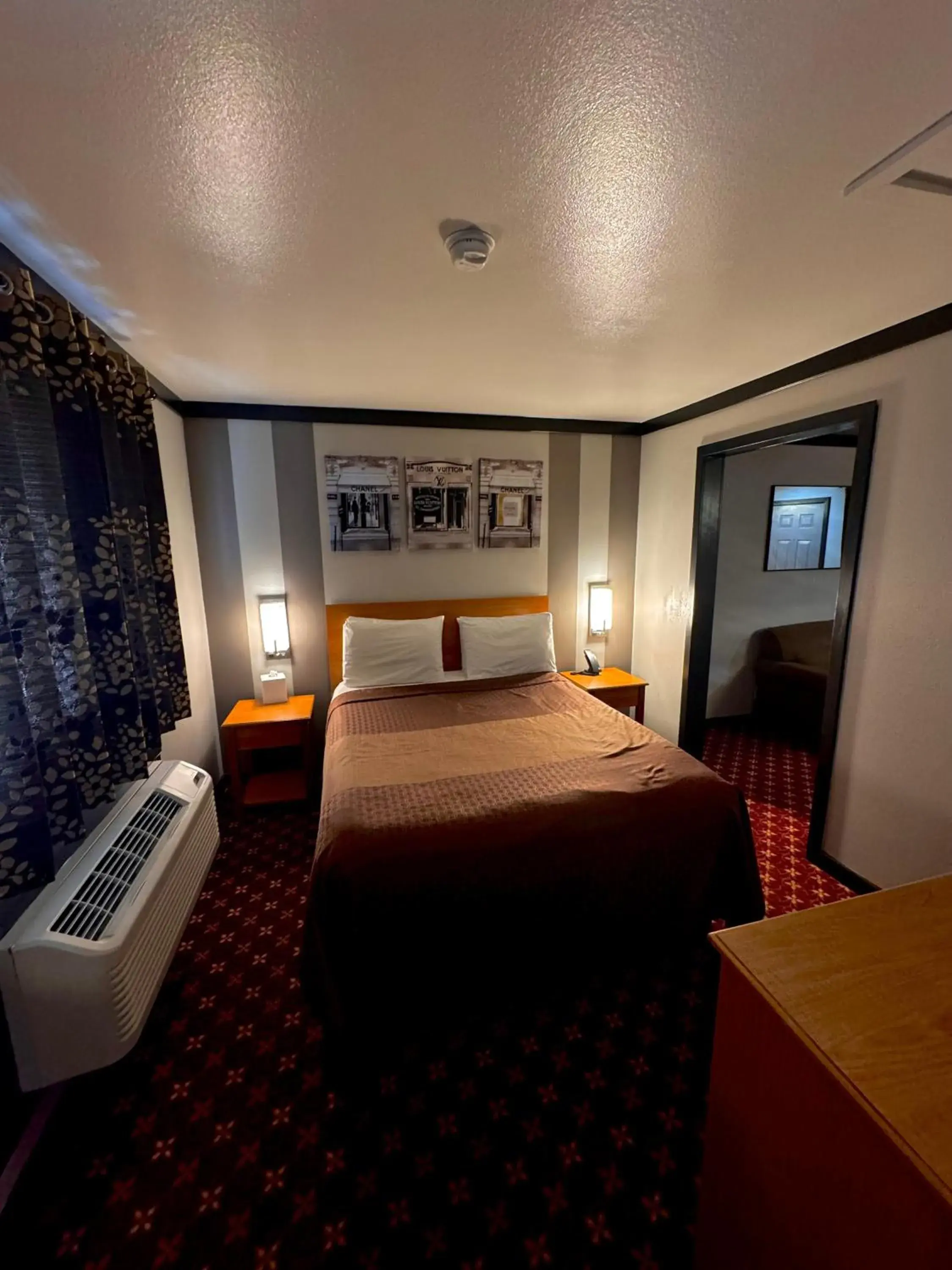 Bed in Cascade Lodge Bed in Cascade Lodge