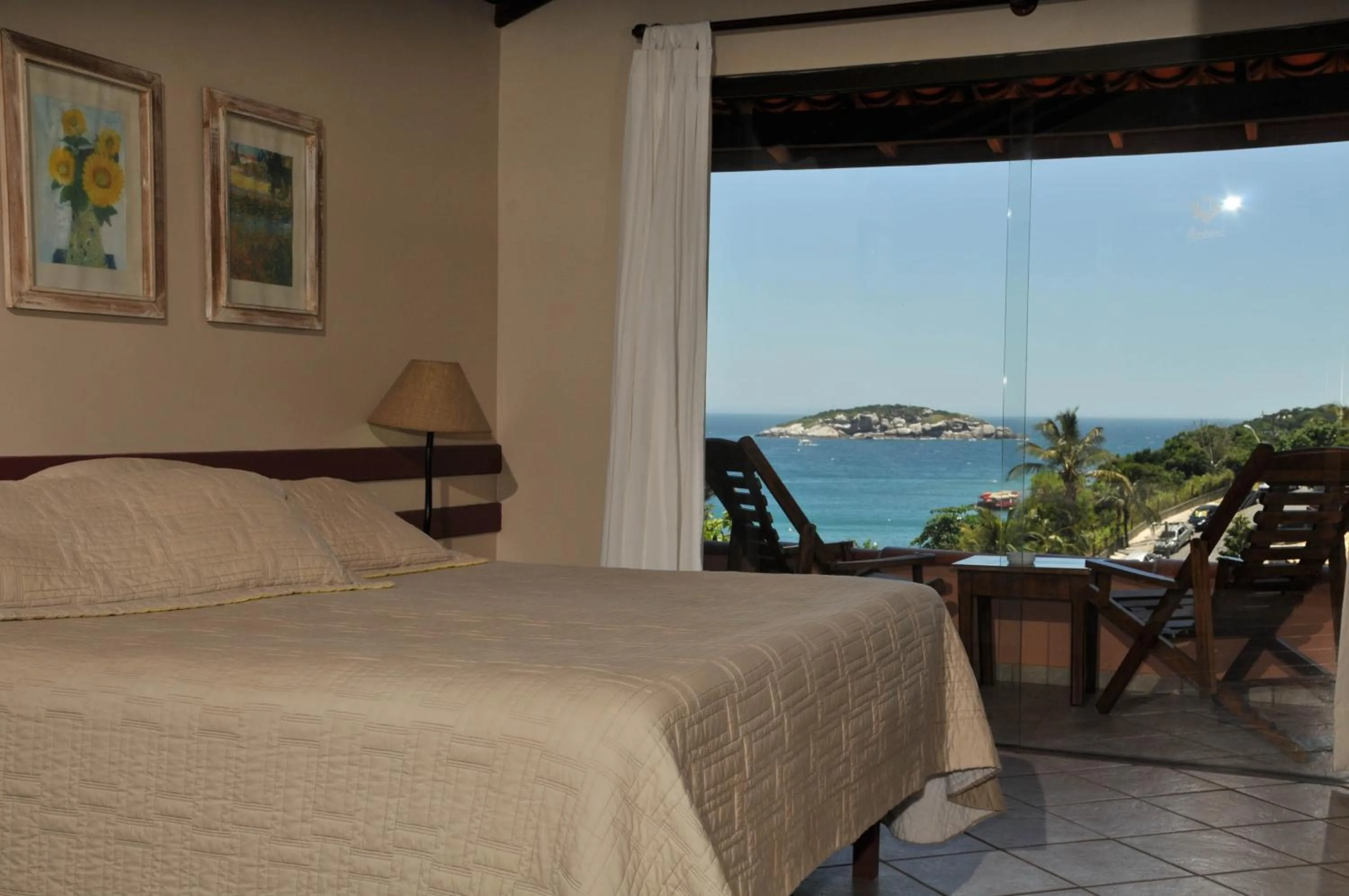View (from property/room), Bed in Aguabúzios Hotel