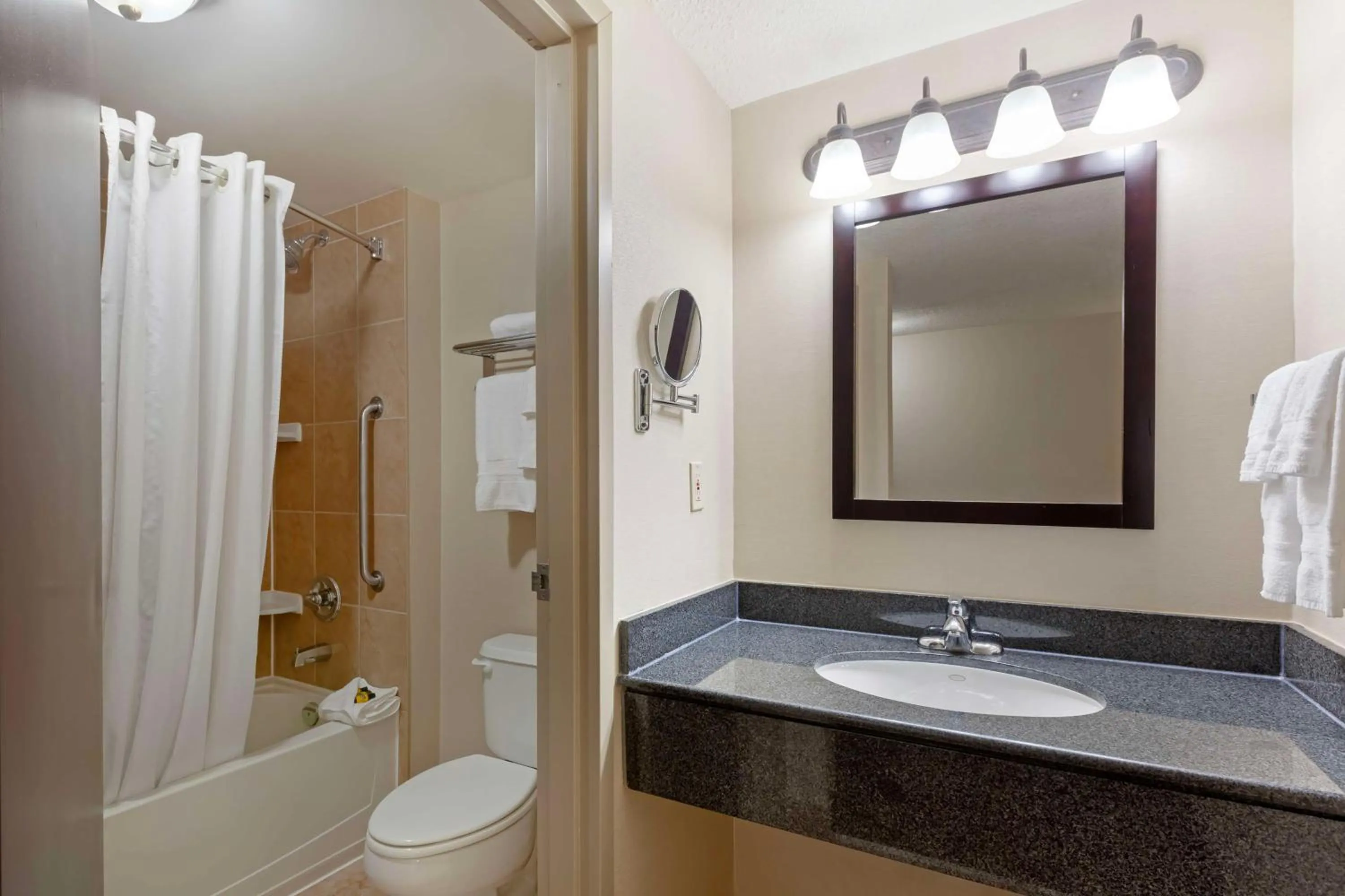 Bathroom in Best Western Plus Muskoka Inn