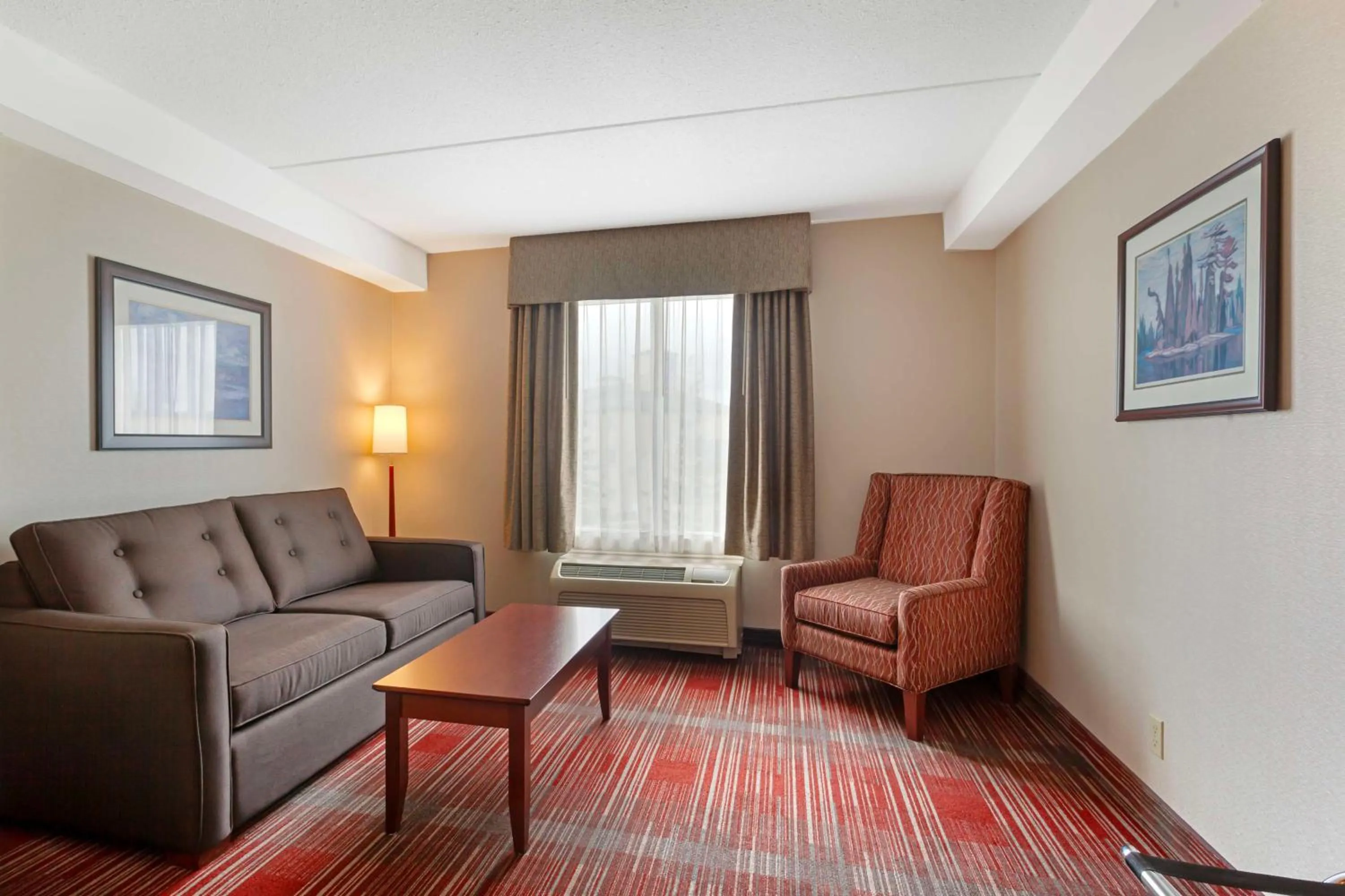 Bedroom in Best Western Plus Muskoka Inn