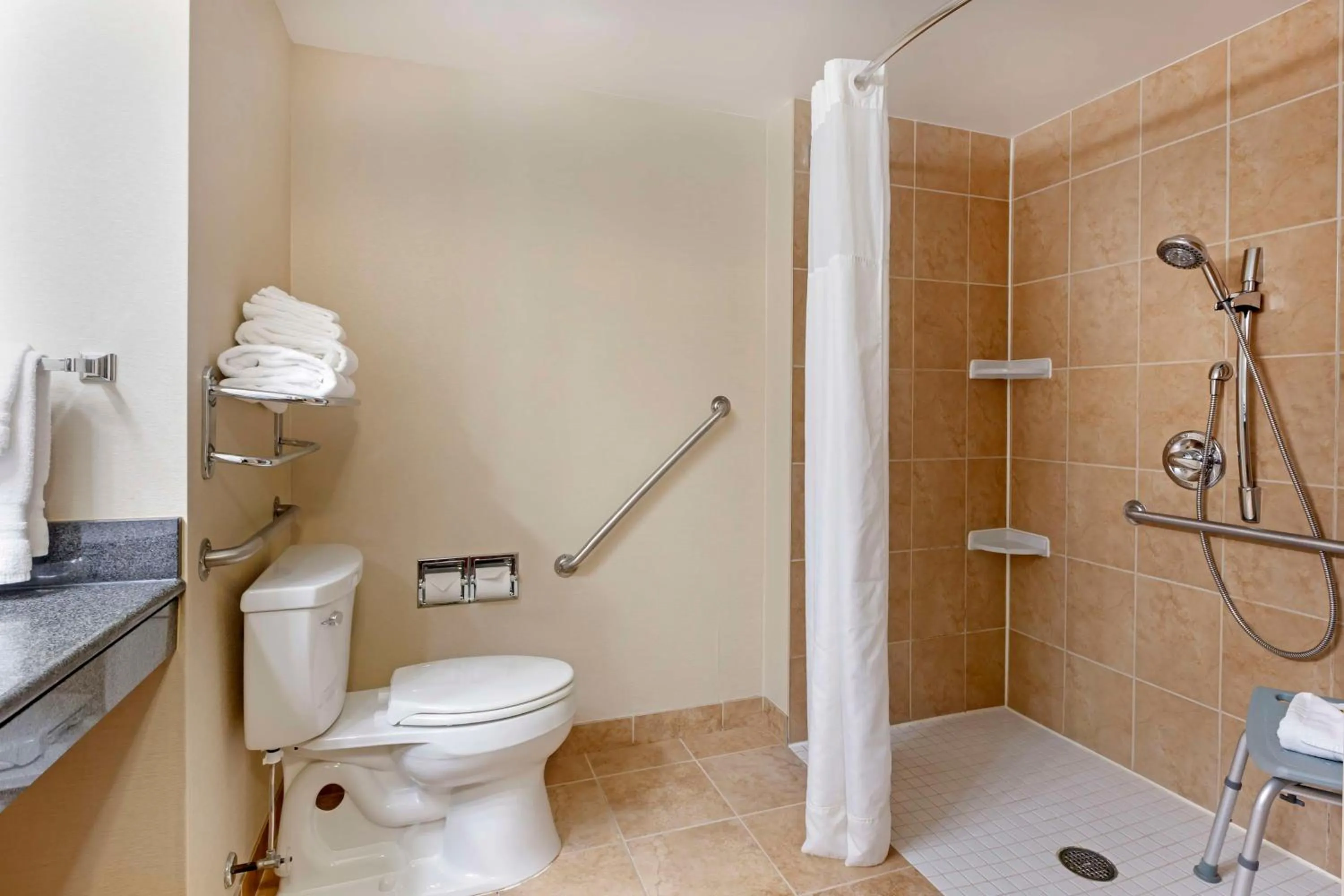 Bathroom in Best Western Plus Muskoka Inn