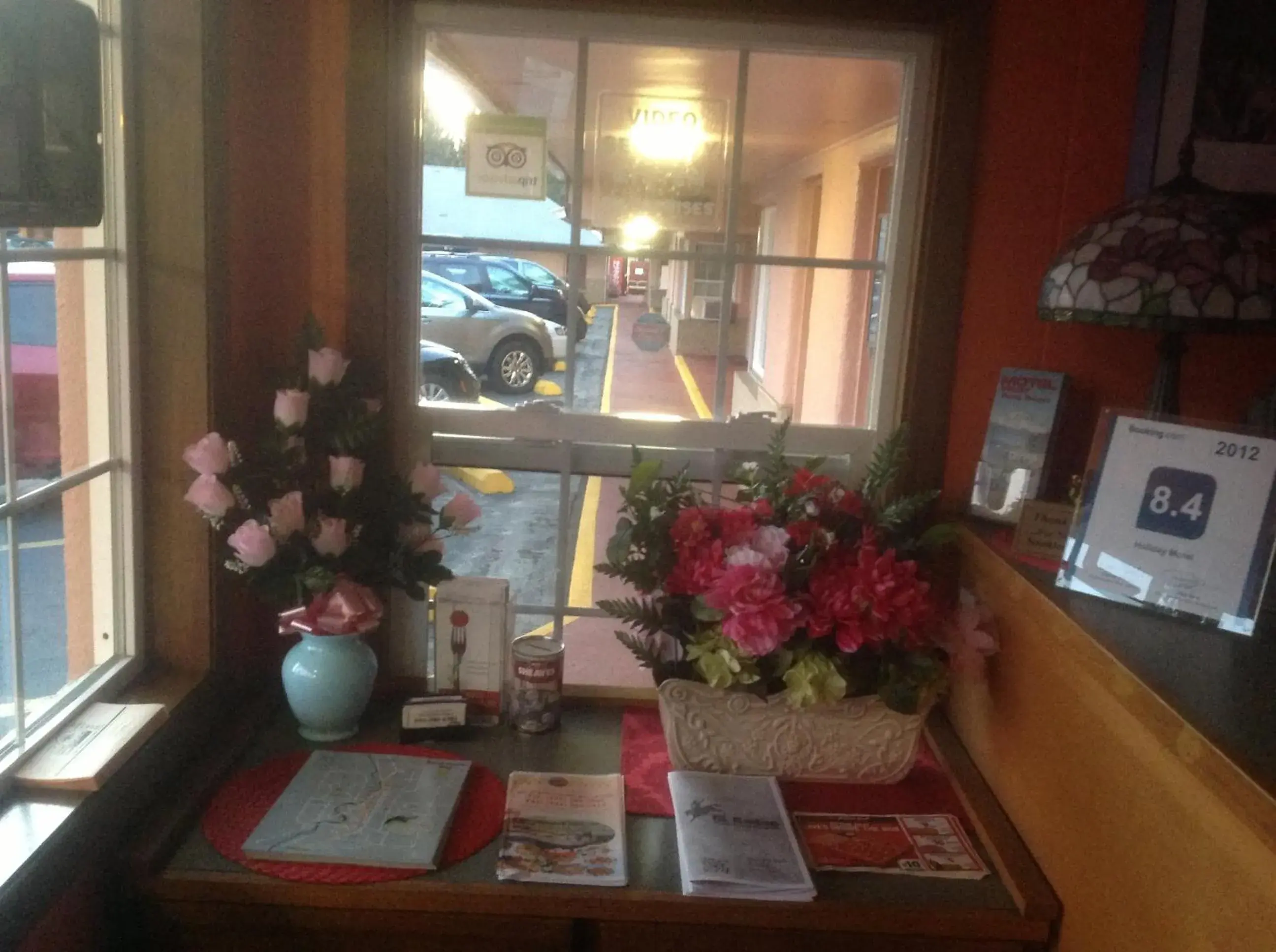 Lobby or reception in Holiday Motel Bend Lobby or reception in Holiday Motel Bend