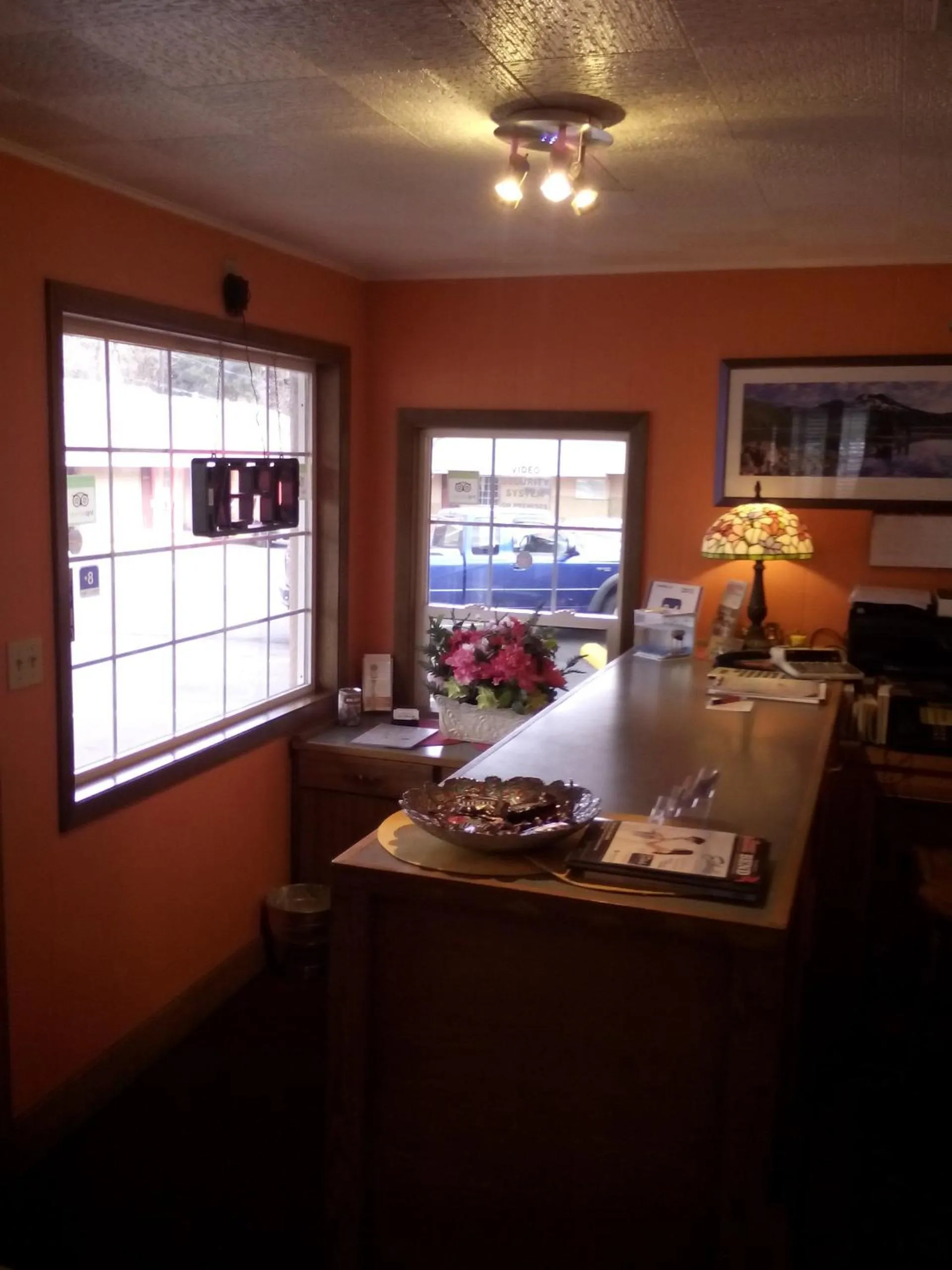 Lobby or reception in Holiday Motel Bend