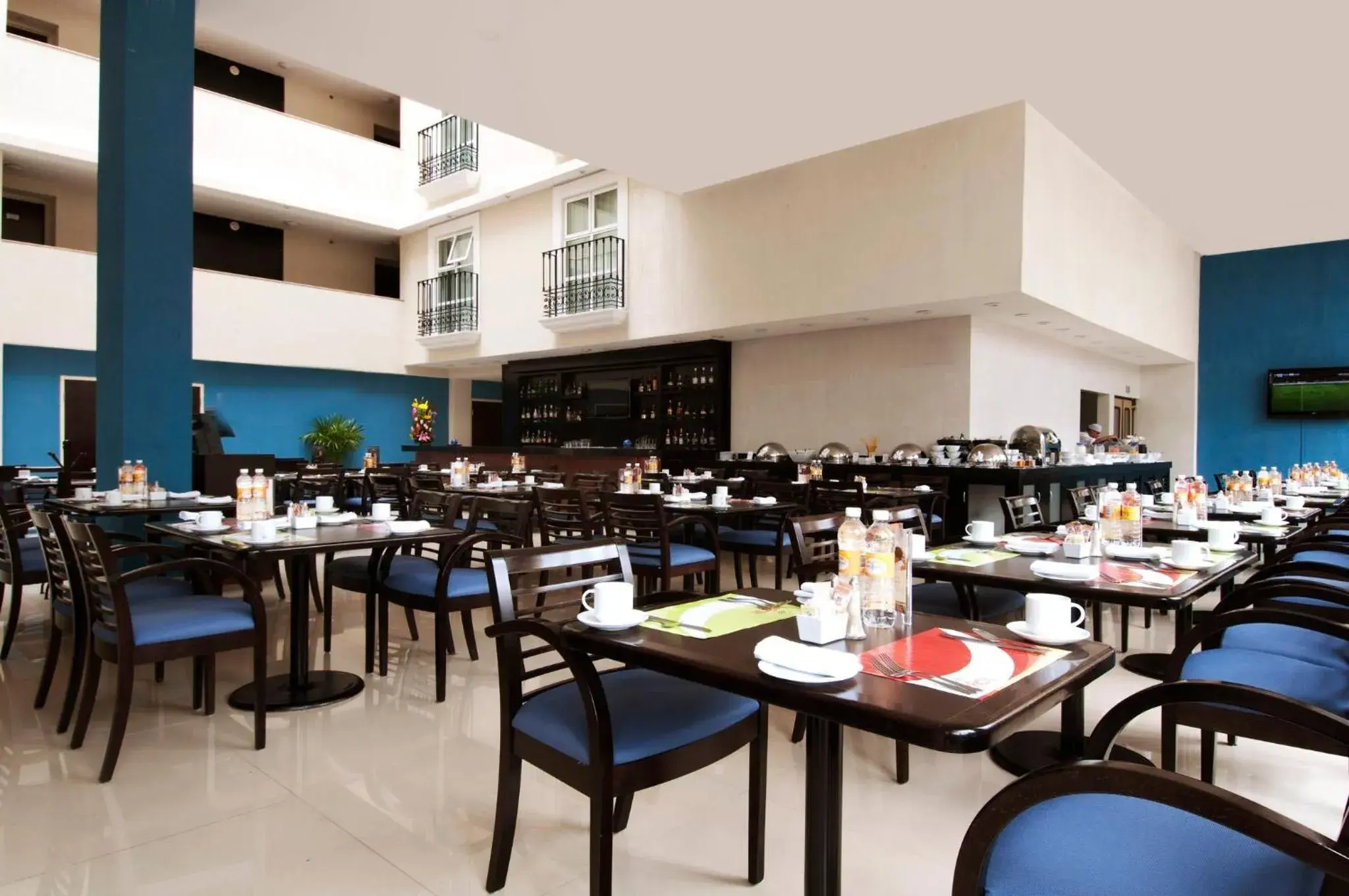 Restaurant/places to eat in Fiesta Inn Toluca Centro Restaurant/places to eat in Fiesta Inn Toluca Centro