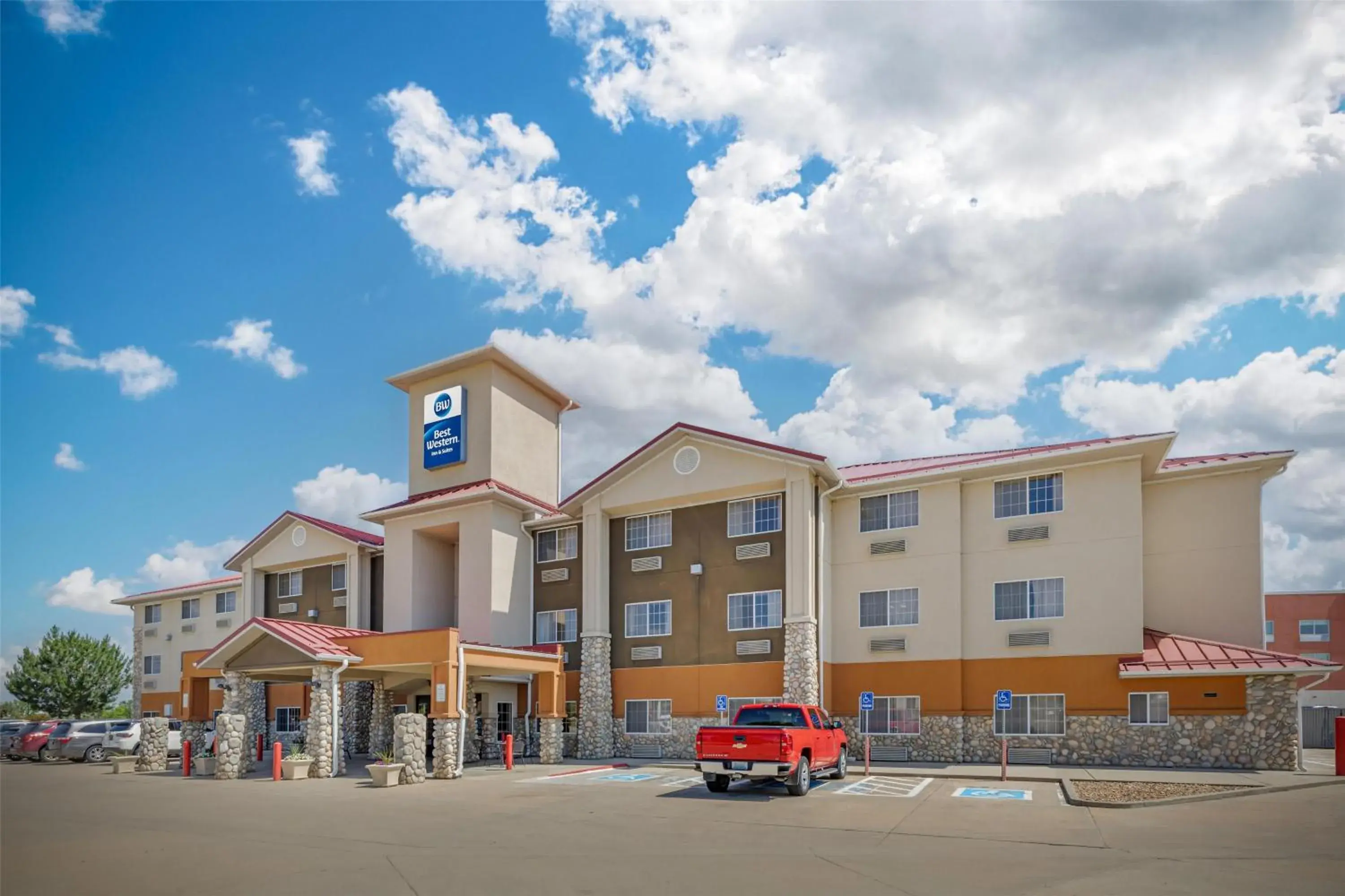 Property building in Best Western Firestone Inn & Suites Property building in Best Western Firestone Inn & Suites