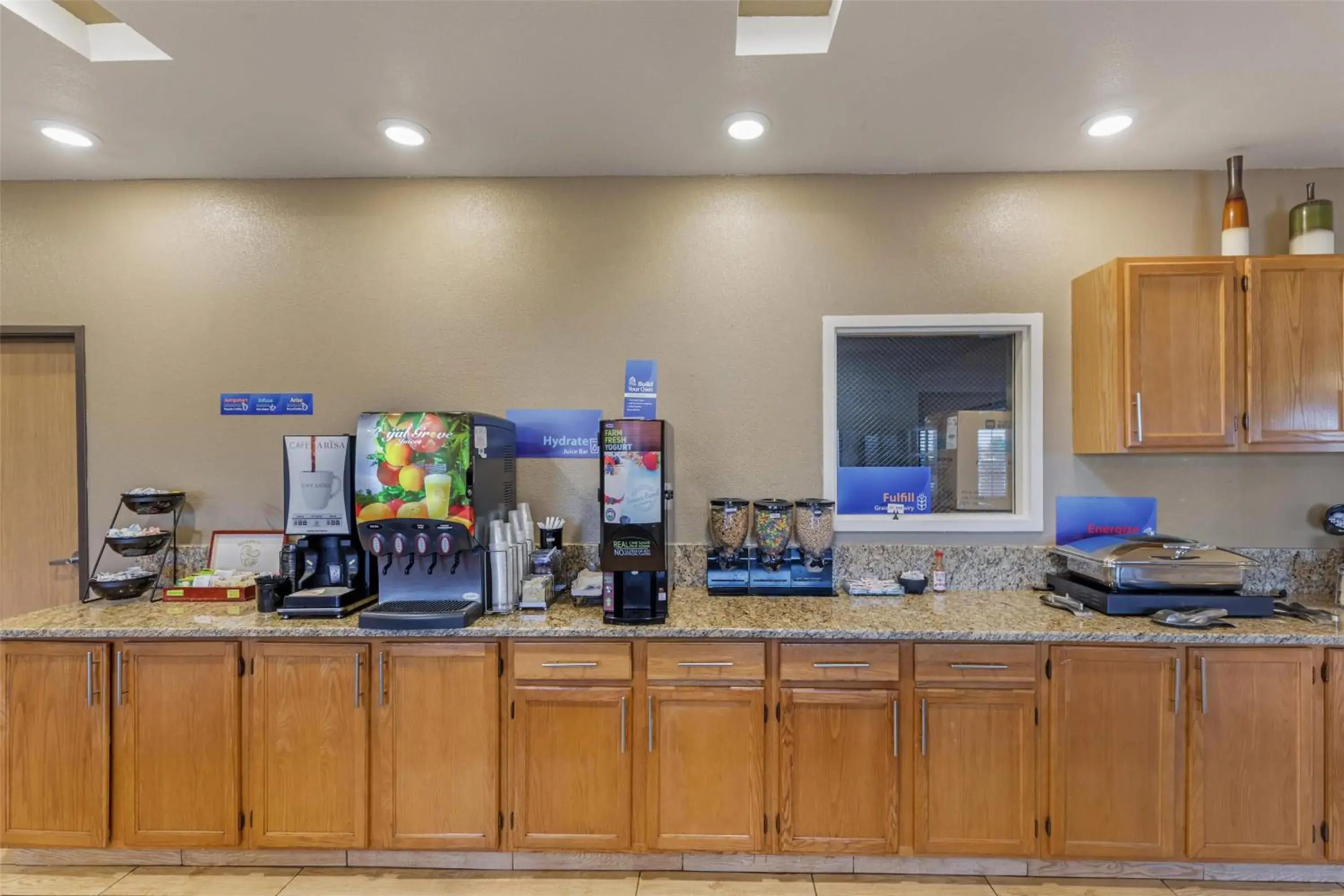 Breakfast in Best Western Firestone Inn & Suites Breakfast in Best Western Firestone Inn & Suites