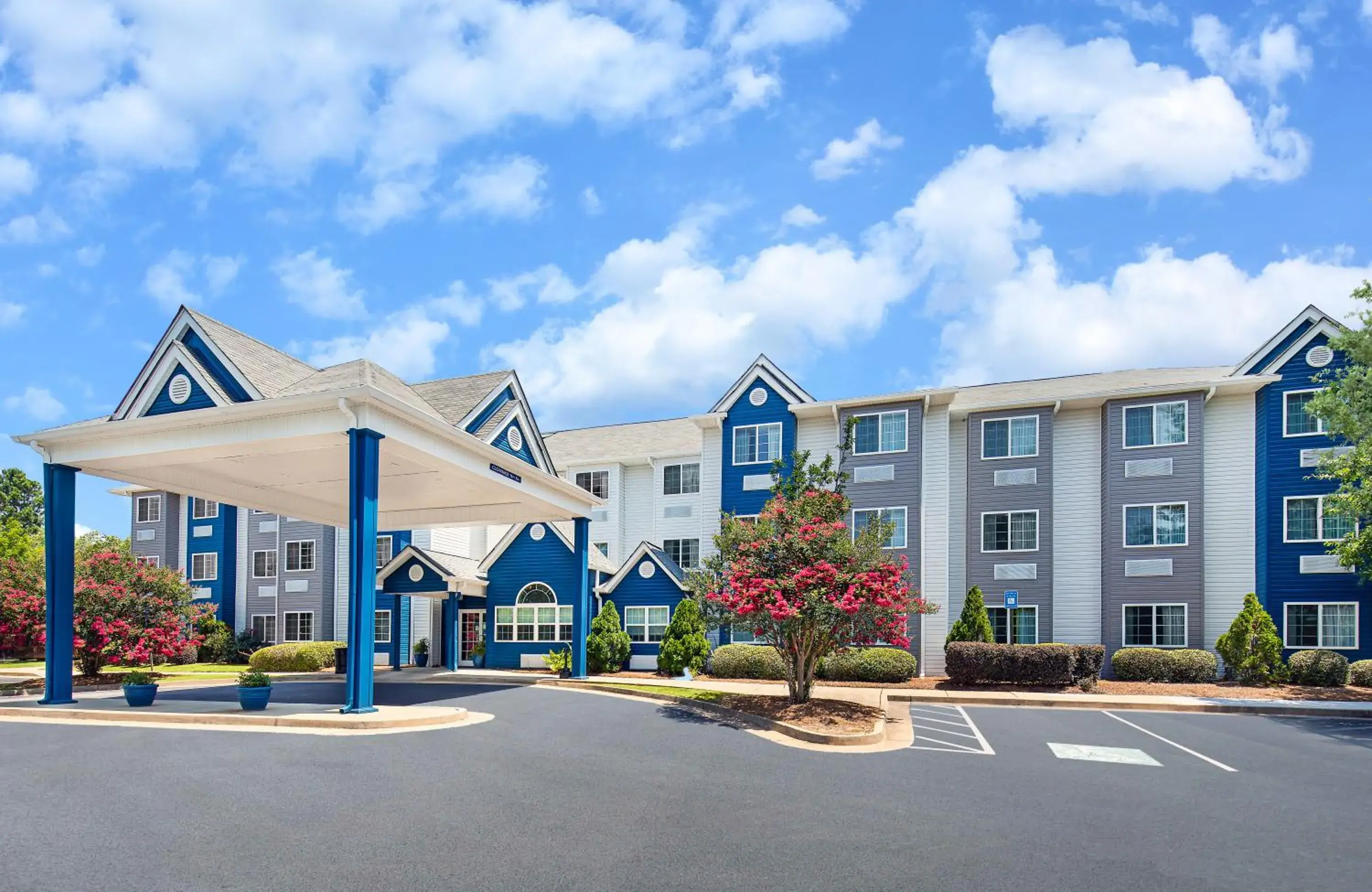 Property building in Microtel Inn & Suites Columbus North Property building in Microtel Inn & Suites Columbus North