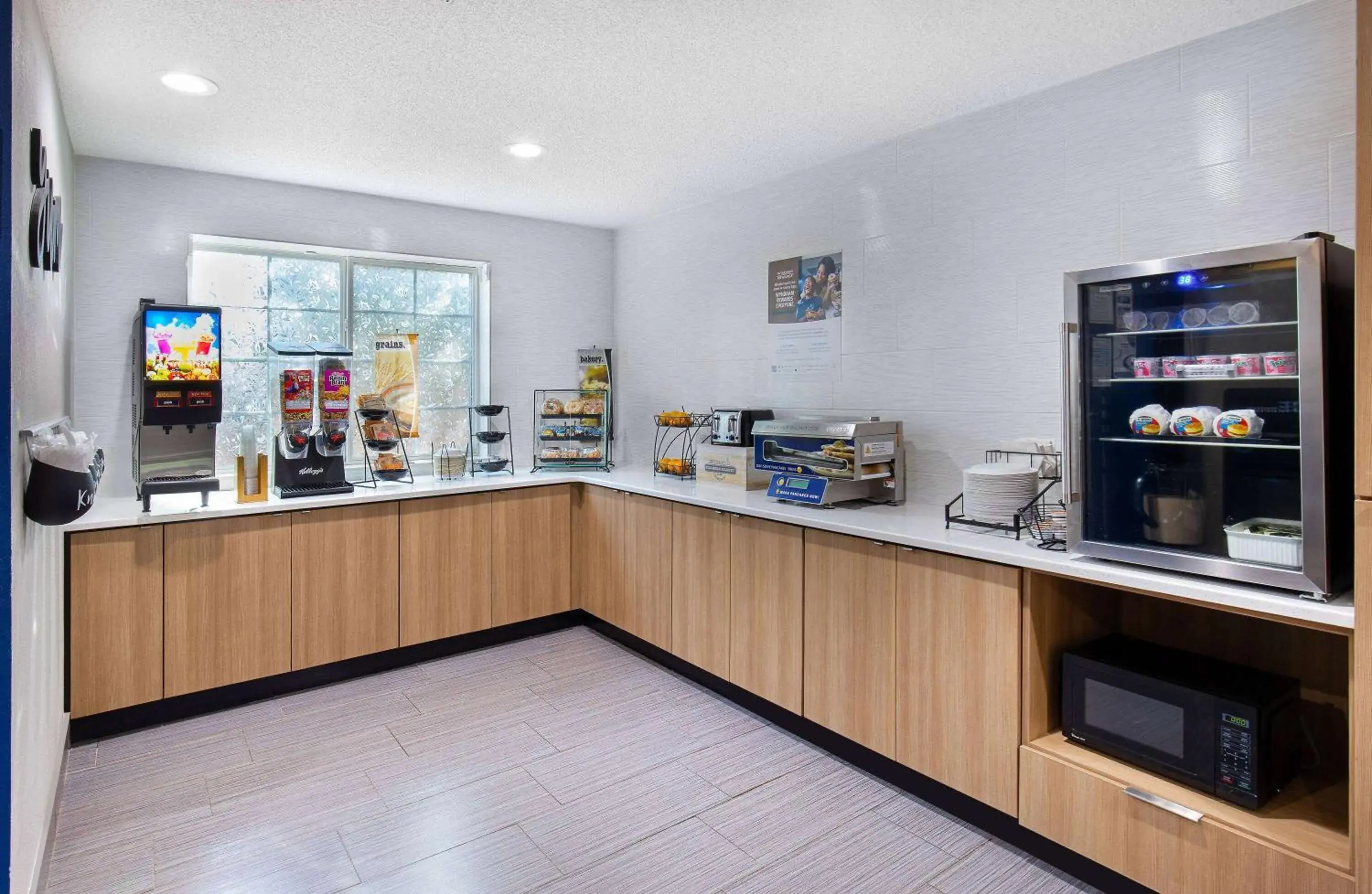 Breakfast in Microtel Inn & Suites Columbus North Breakfast in Microtel Inn & Suites Columbus North