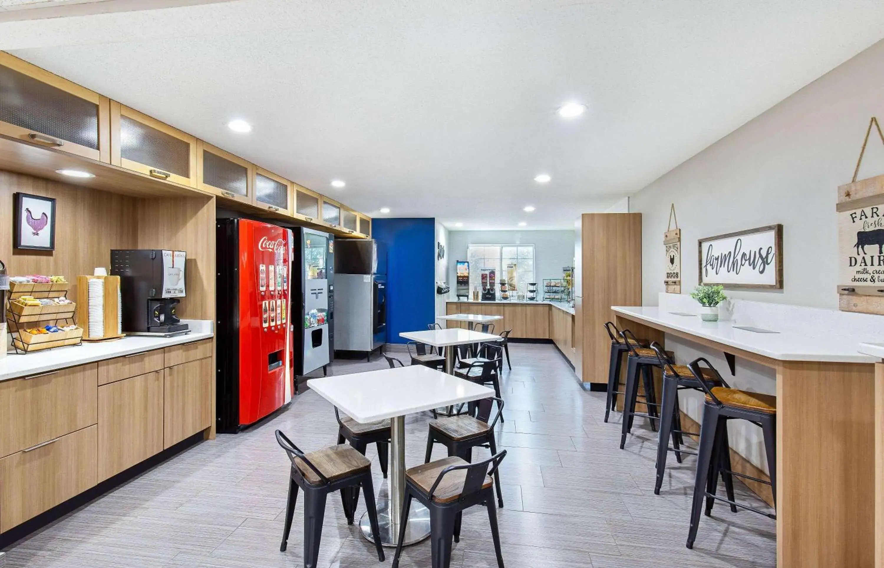 Breakfast in Microtel Inn & Suites Columbus North Breakfast in Microtel Inn & Suites Columbus North