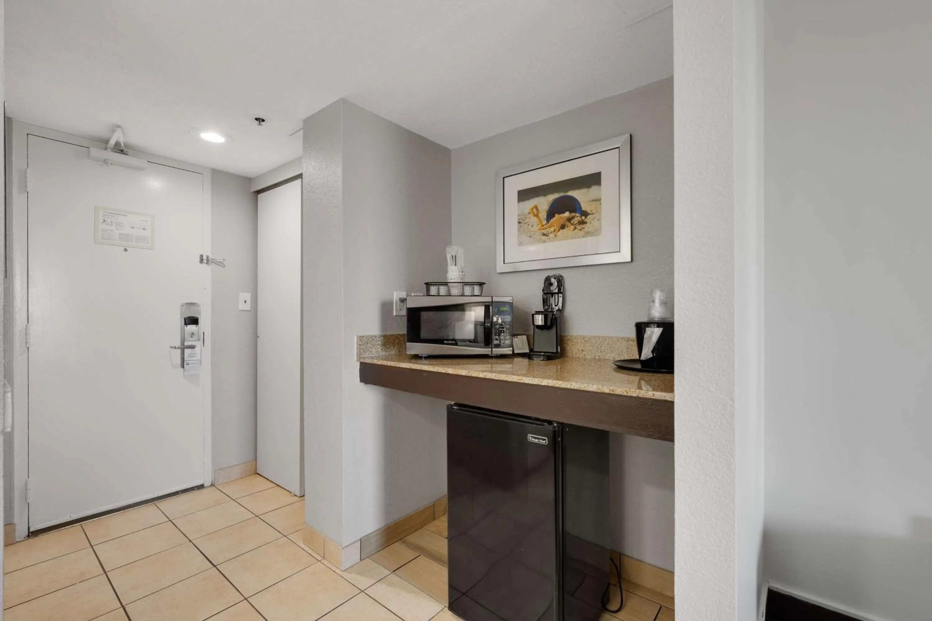 Bedroom in Best Western Plus Holiday Sands Inn & Suites