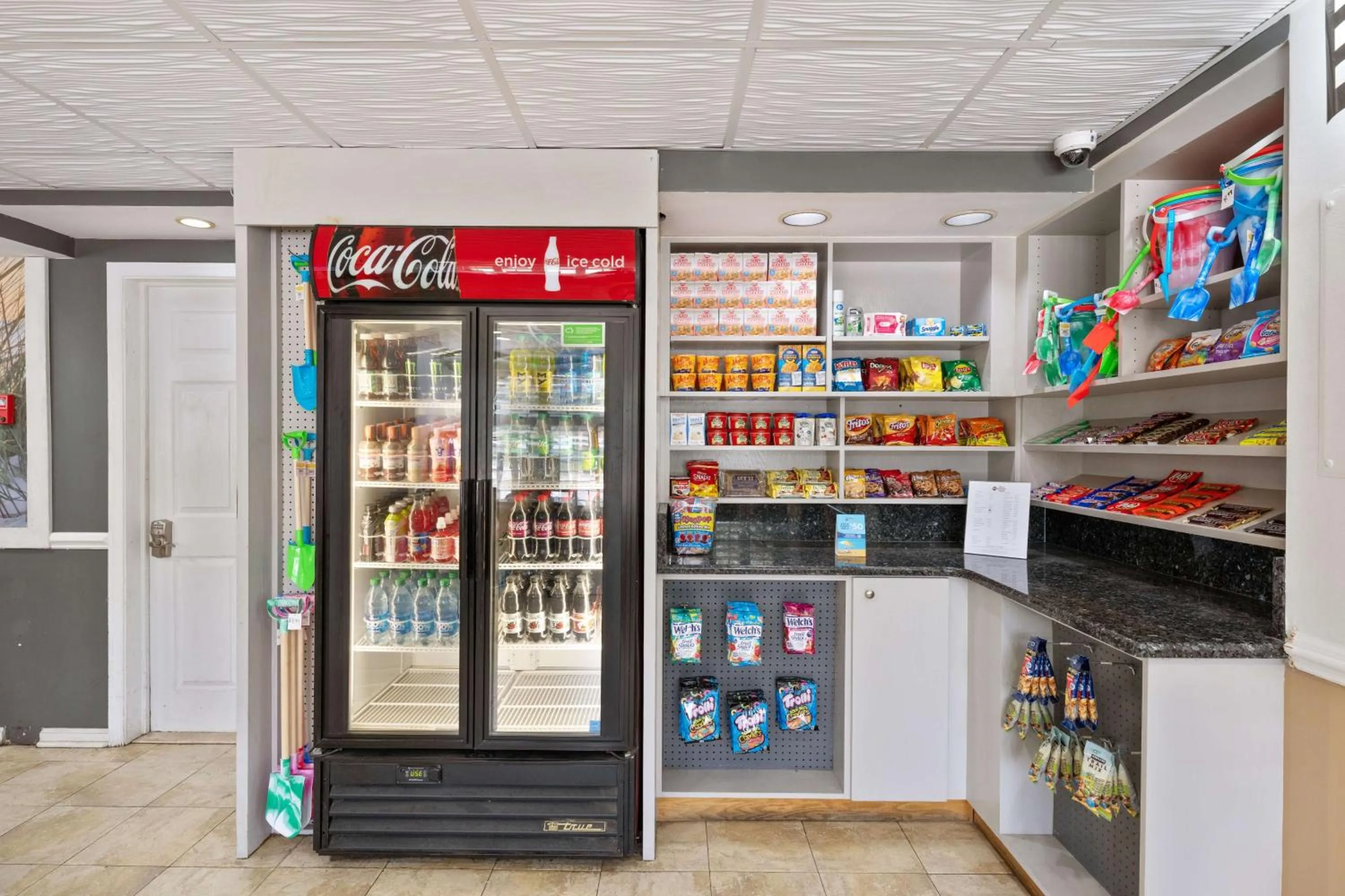 Property building in Best Western Plus Holiday Sands Inn & Suites