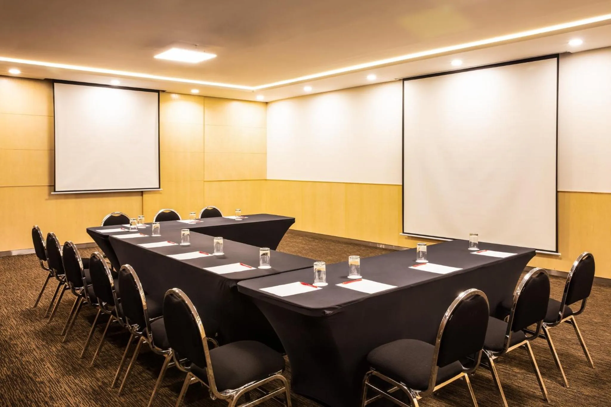 Meeting/conference room in Fiesta Inn San Luis Potosi Glorieta Juarez