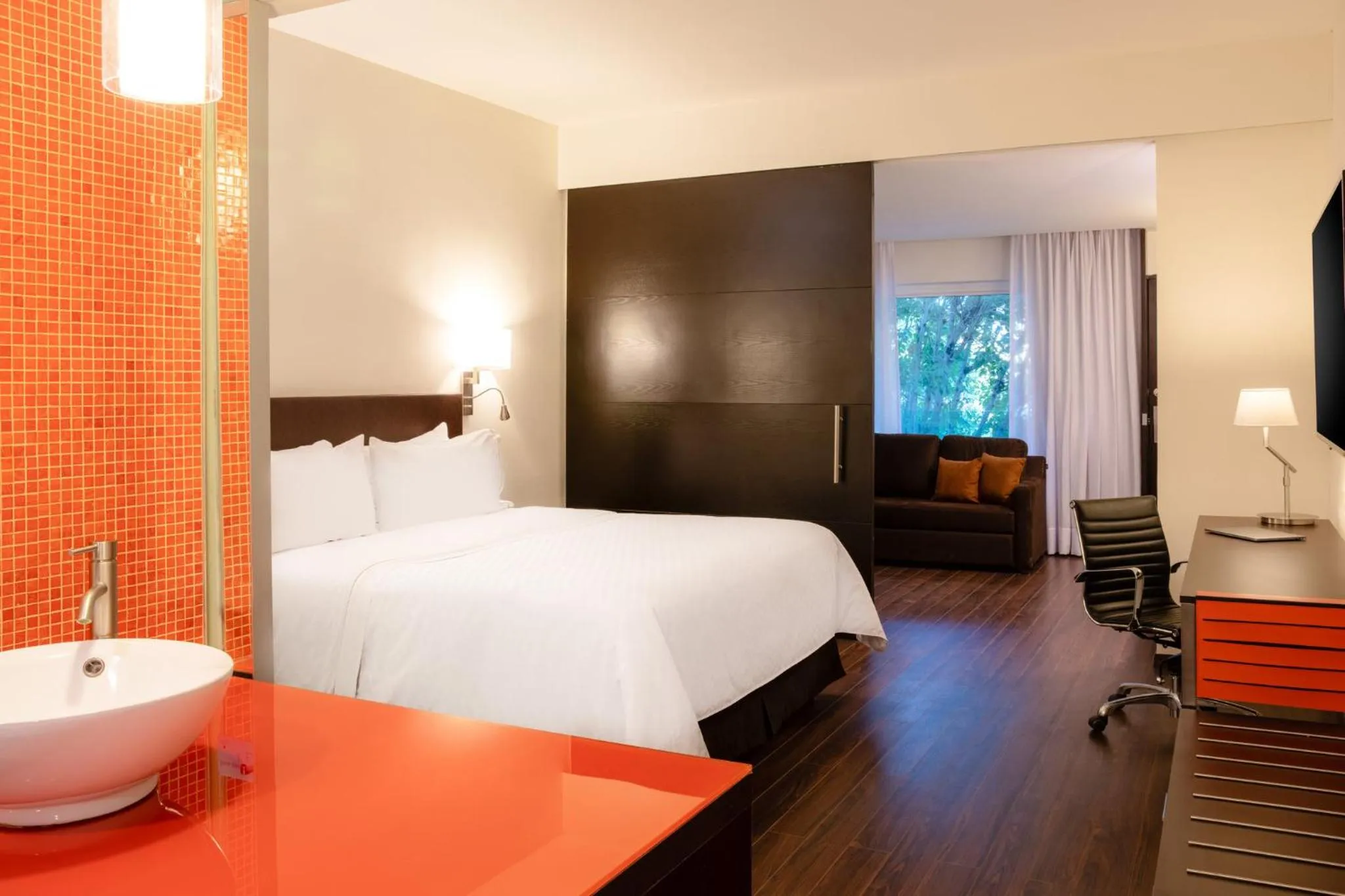 Photo of the whole room, Bed in Fiesta Inn San Luis Potosi Glorieta Juarez