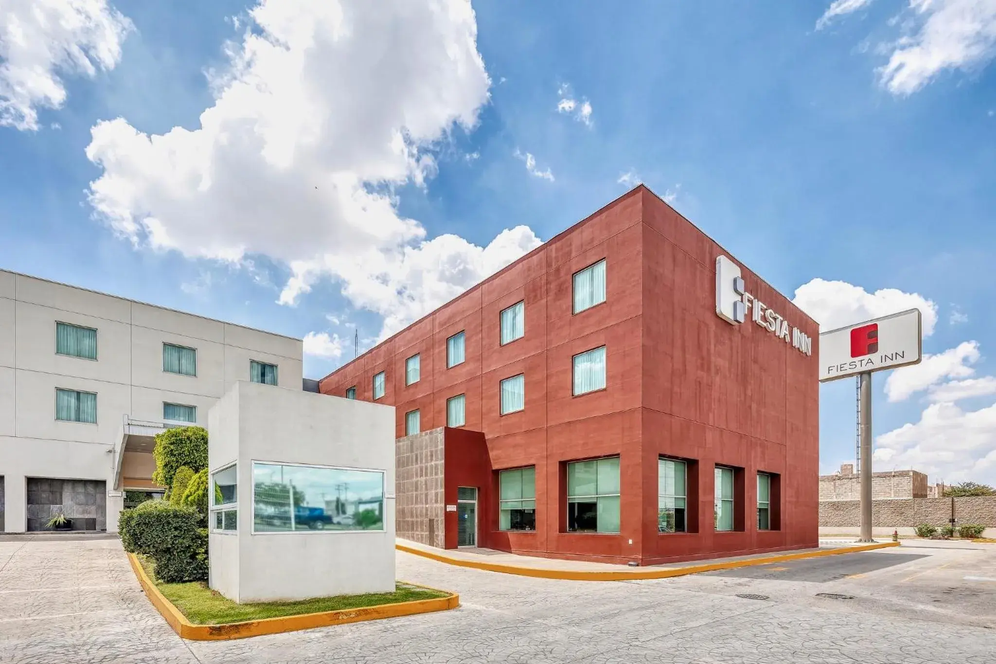 Property building in Fiesta Inn San Luis Potosi Oriente Property building in Fiesta Inn San Luis Potosi Oriente