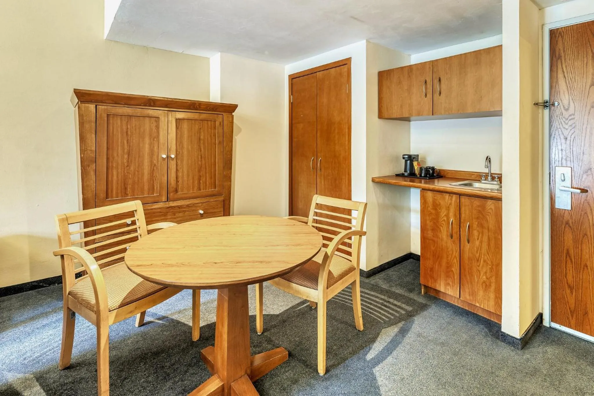 Photo of the whole room in Fiesta Inn Express San Luis Potosí Oriente