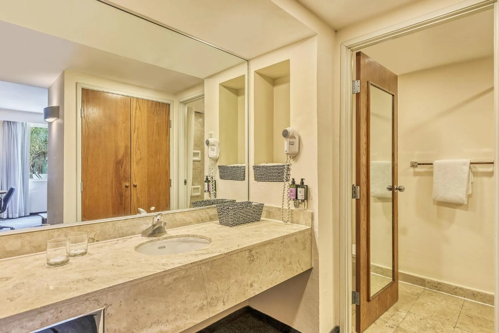 Bathroom in Fiesta Inn Express San Luis Potosí Oriente