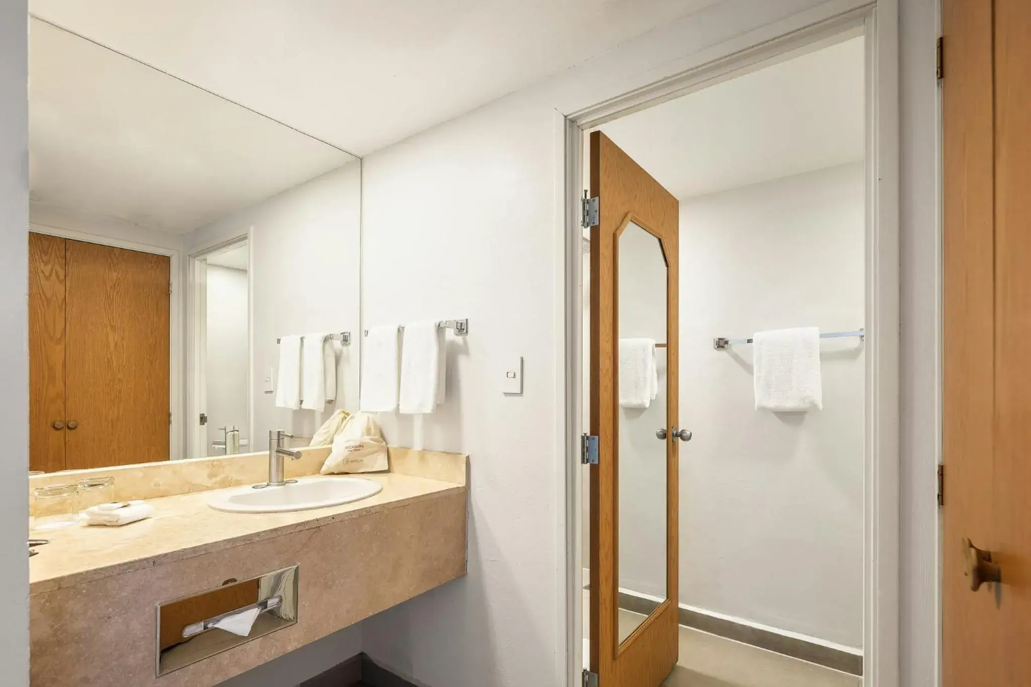 Bedroom in Fiesta Inn Express Hermosillo Bedroom in Fiesta Inn Express Hermosillo