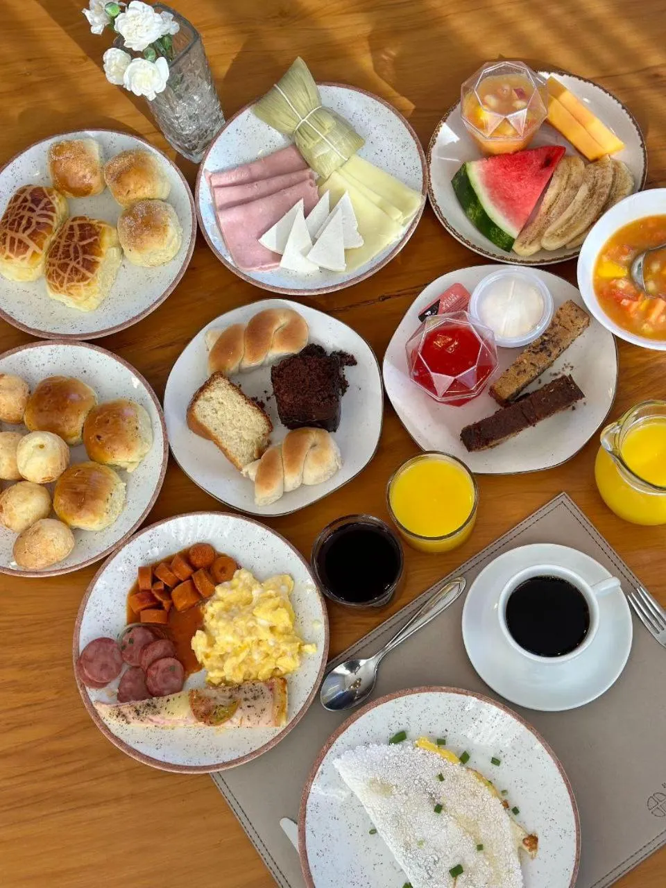 Food and drinks in Hotel Golden Park Uberaba By Nacional Inn