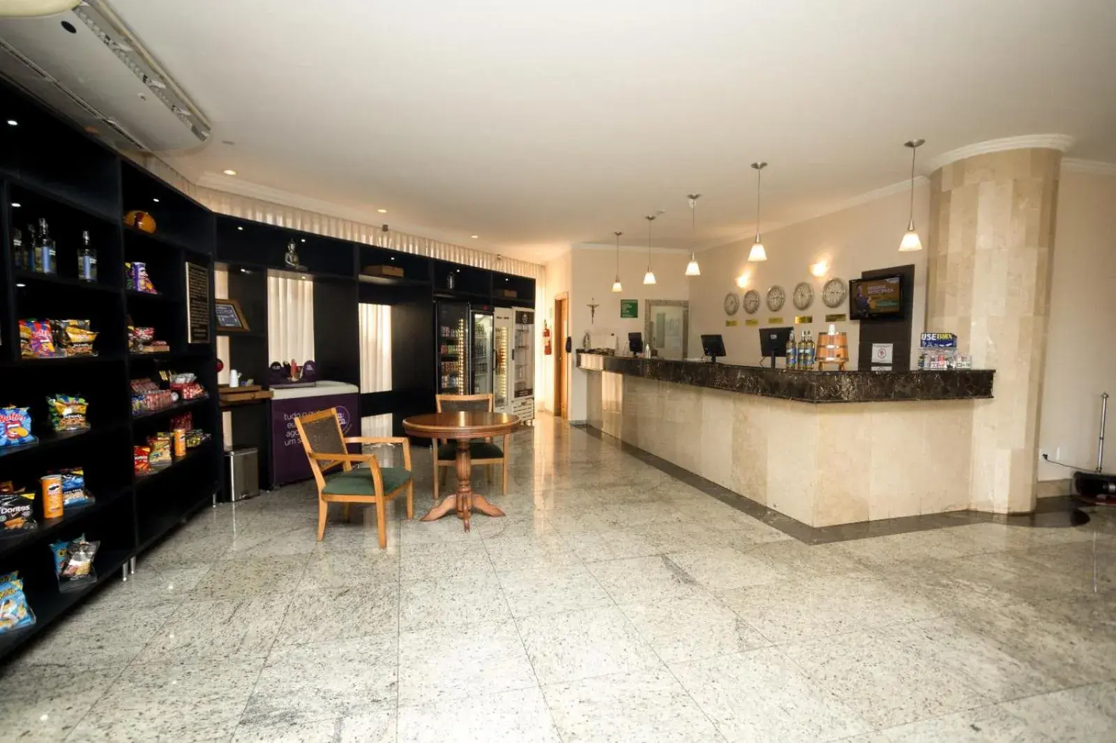 Lobby or reception in Hotel Golden Park Uberaba By Nacional Inn Lobby or reception in Hotel Golden Park Uberaba By Nacional Inn