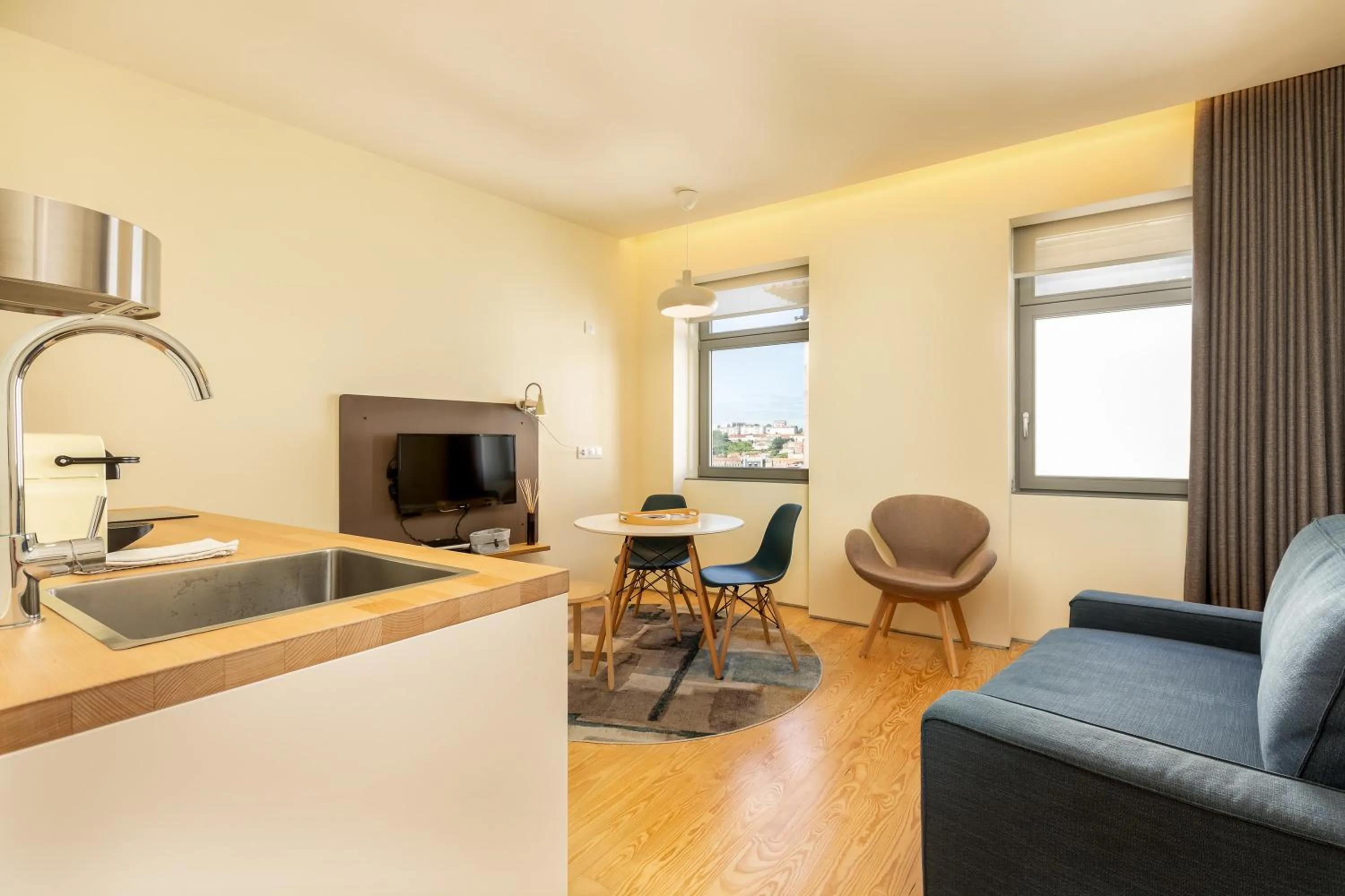 TV and multimedia in Feel Porto Codeçal Apartments