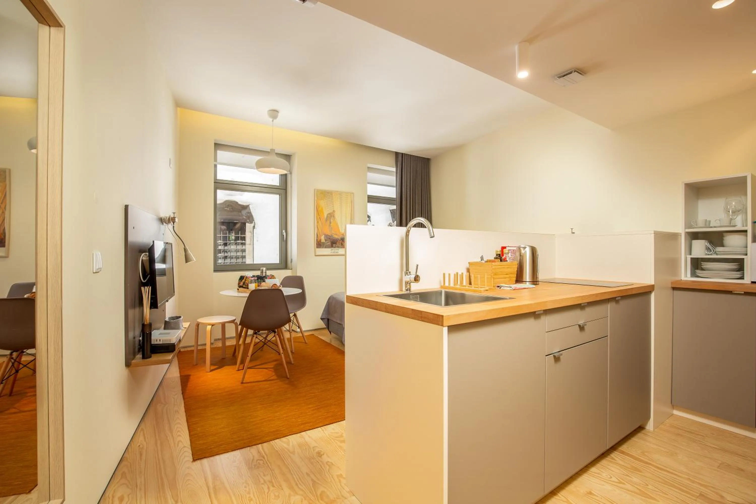 Coffee/tea facilities in Feel Porto Codeçal Apartments