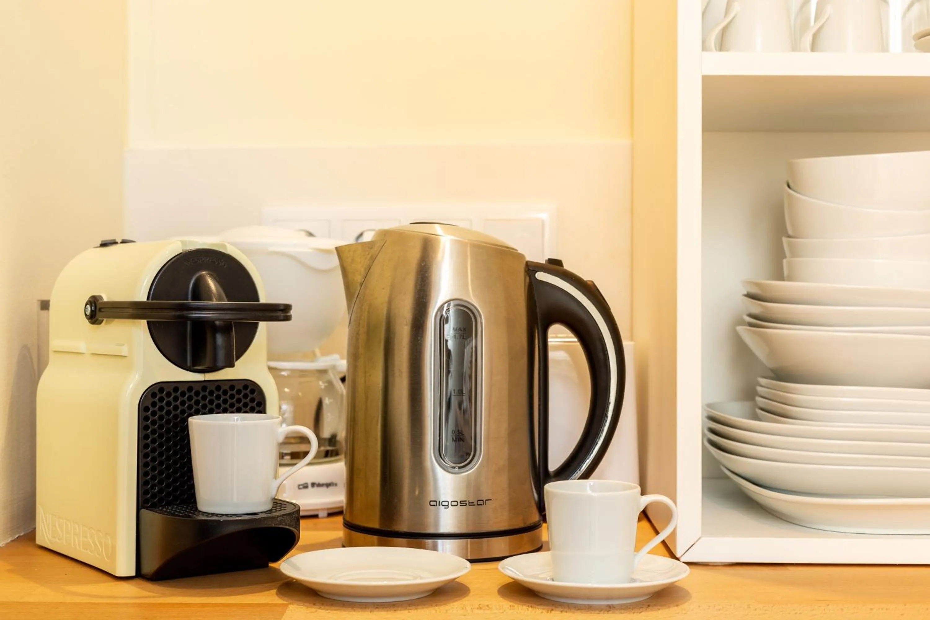 Coffee/tea facilities in Feel Porto Codeçal Apartments