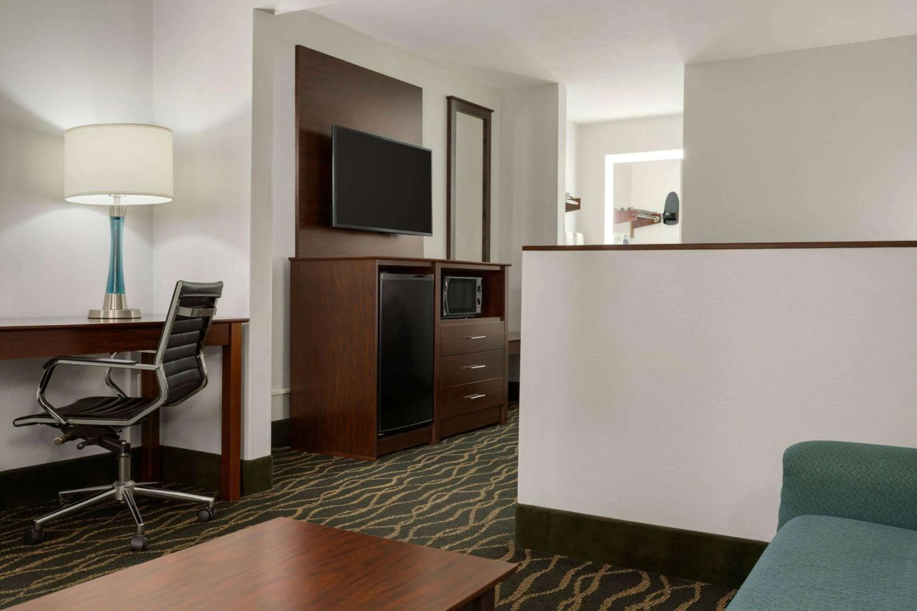 Bed in Super 8 by Wyndham Pearl/Jackson/East