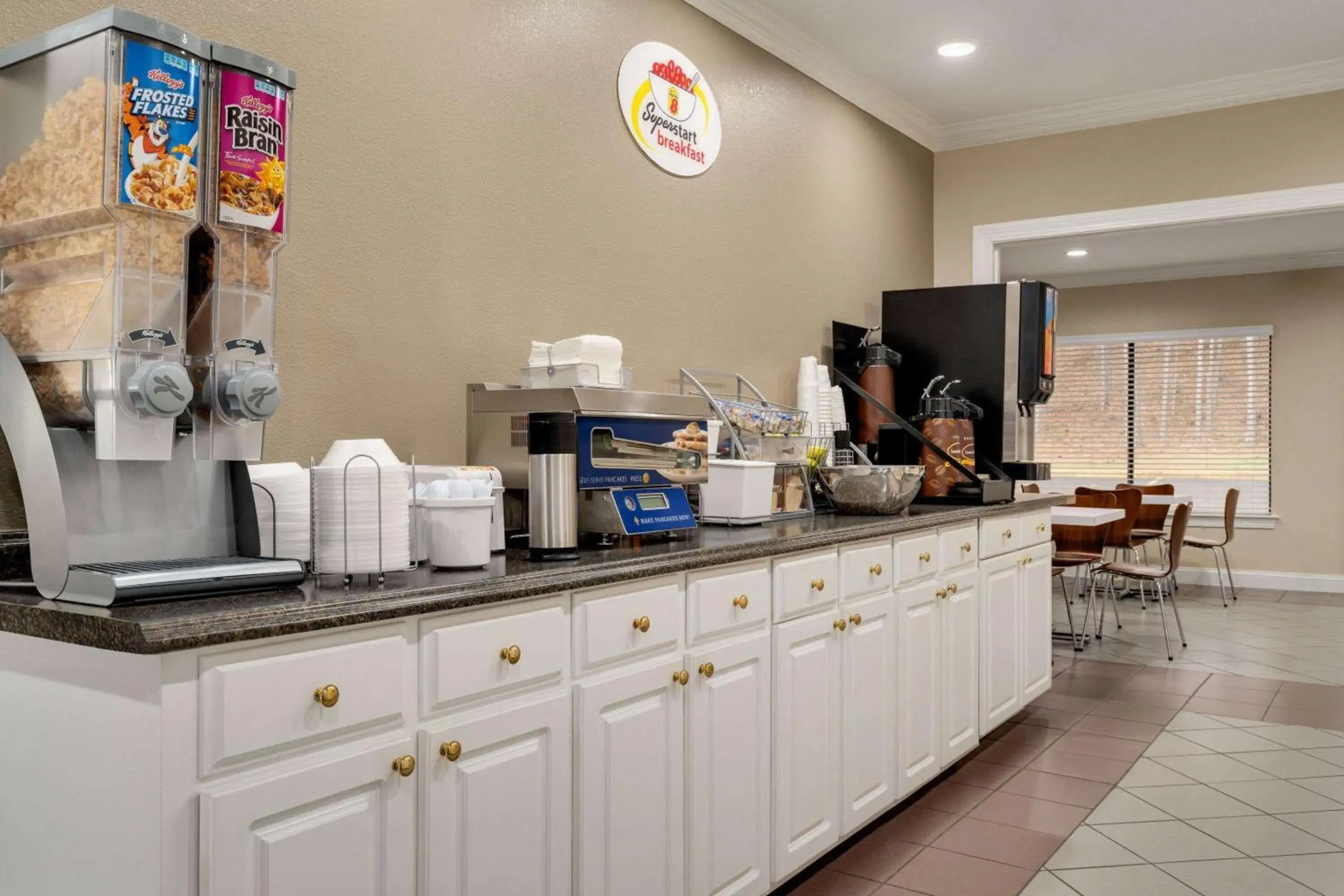 Breakfast in Super 8 by Wyndham Pearl/Jackson/East Breakfast in Super 8 by Wyndham Pearl/Jackson/East