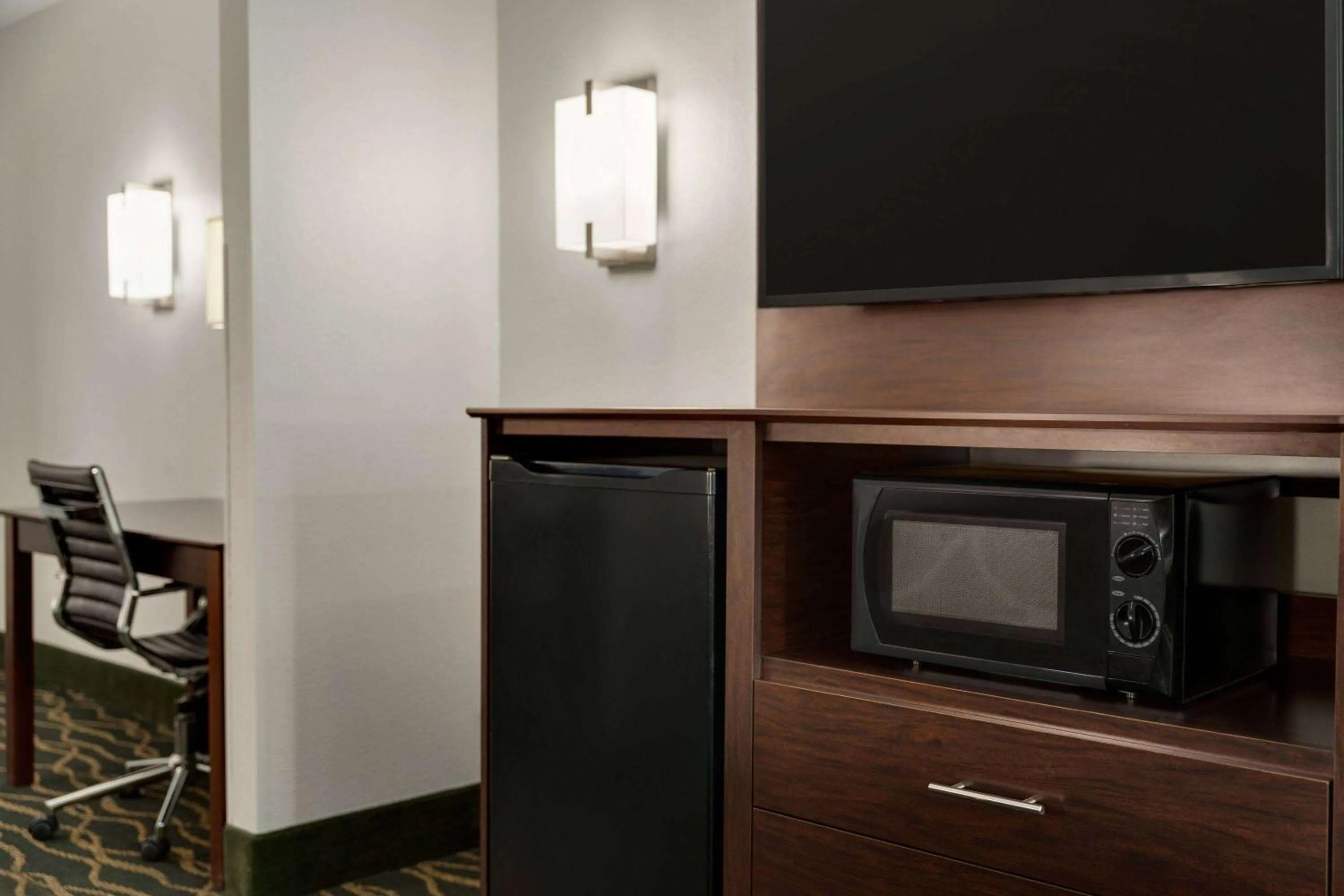 Bed in Super 8 by Wyndham Pearl/Jackson/East