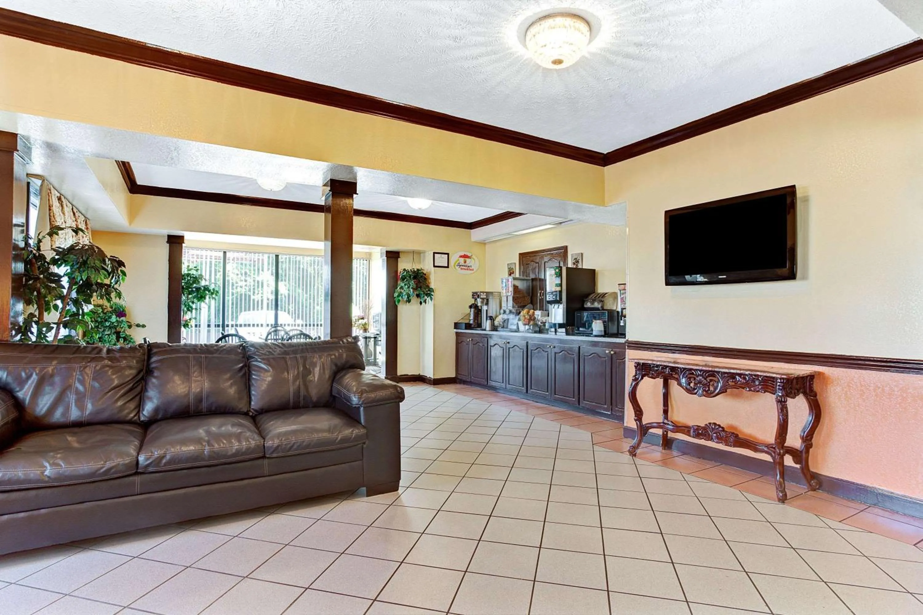 Lobby or reception in Super 8 by Wyndham Jackson Ridgeland