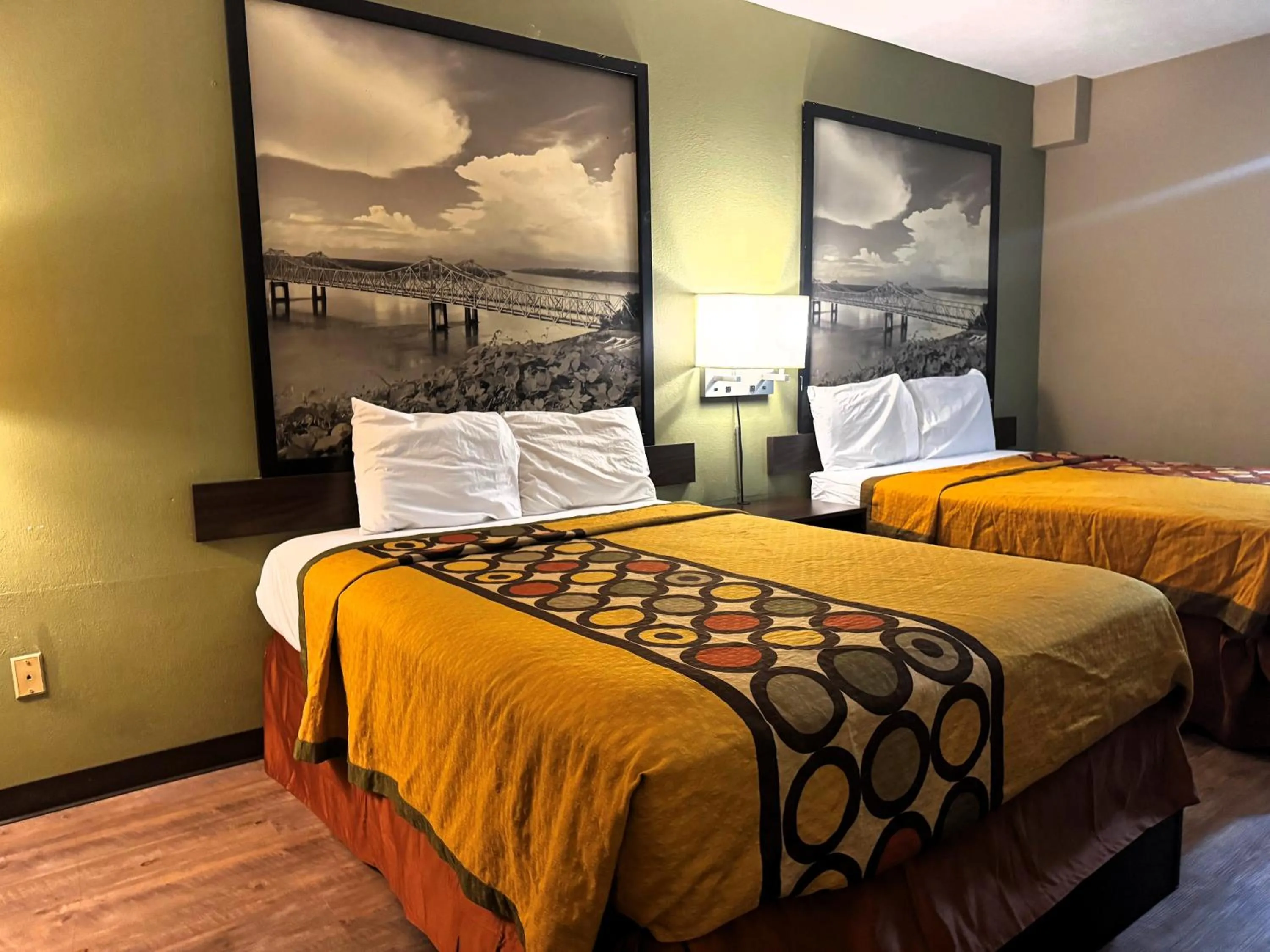 Bedroom, Bed in Super 8 by Wyndham Jackson Ridgeland