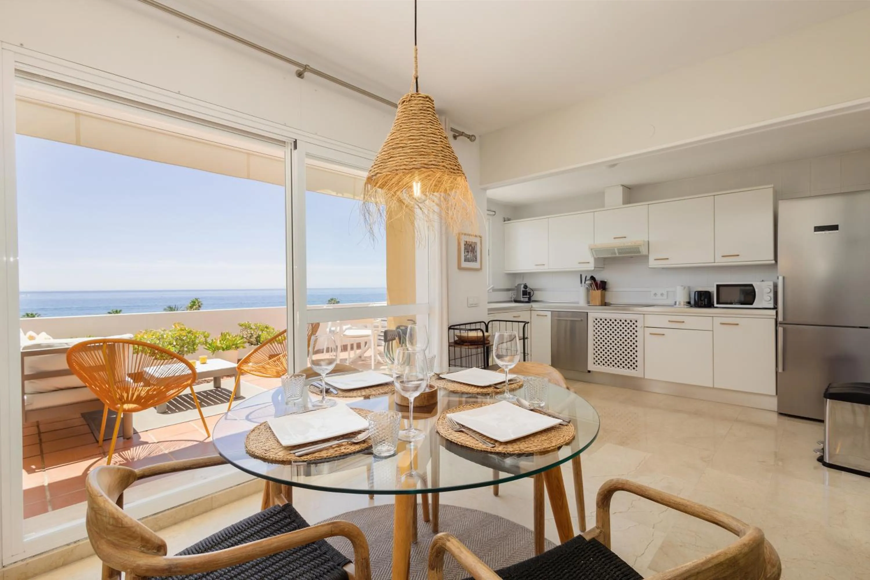 Modern beachside Penthouse with amazing sea views in Costabella, Marbella