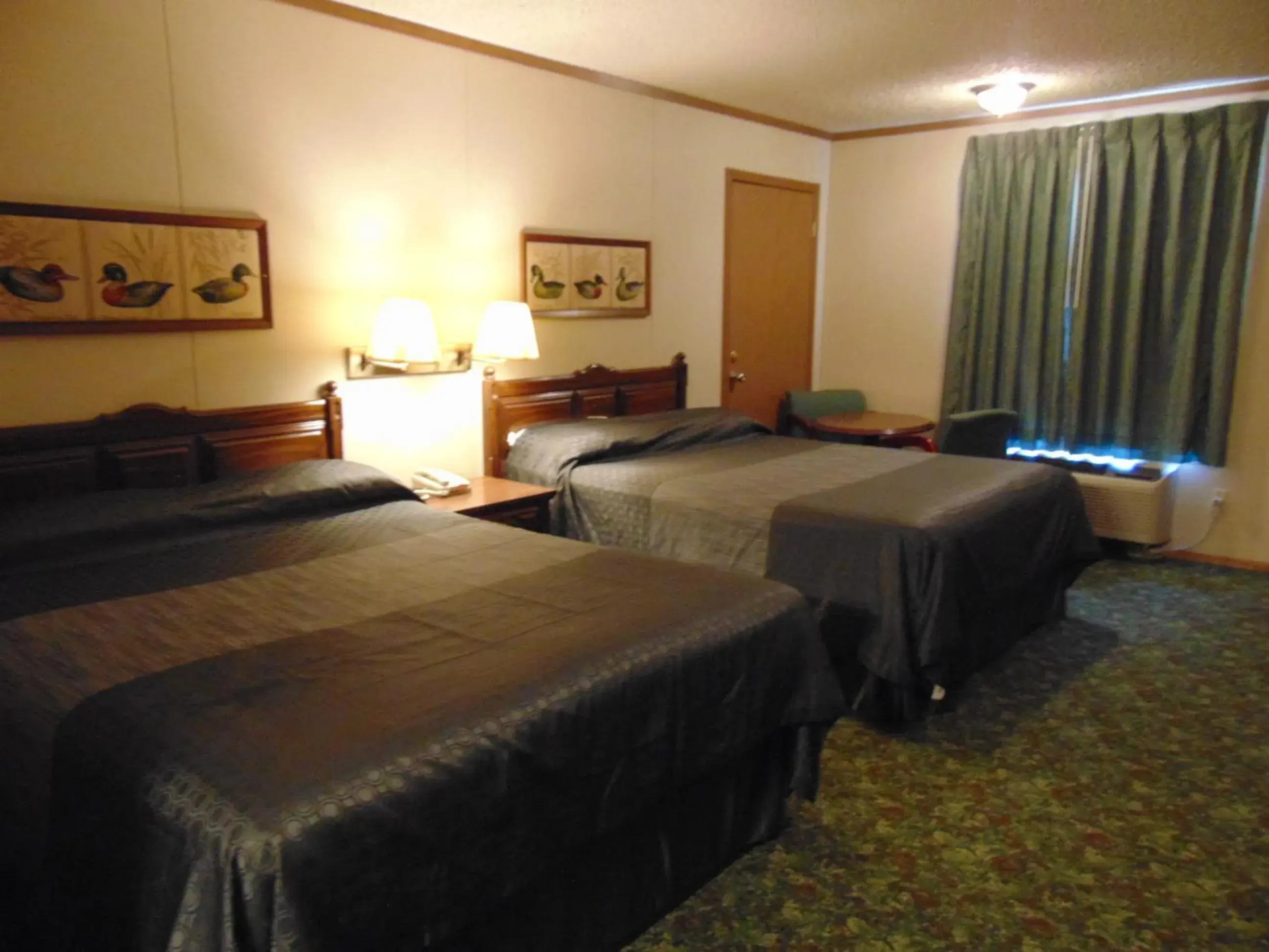 Bed in Heritage House Inn Bed in Heritage House Inn