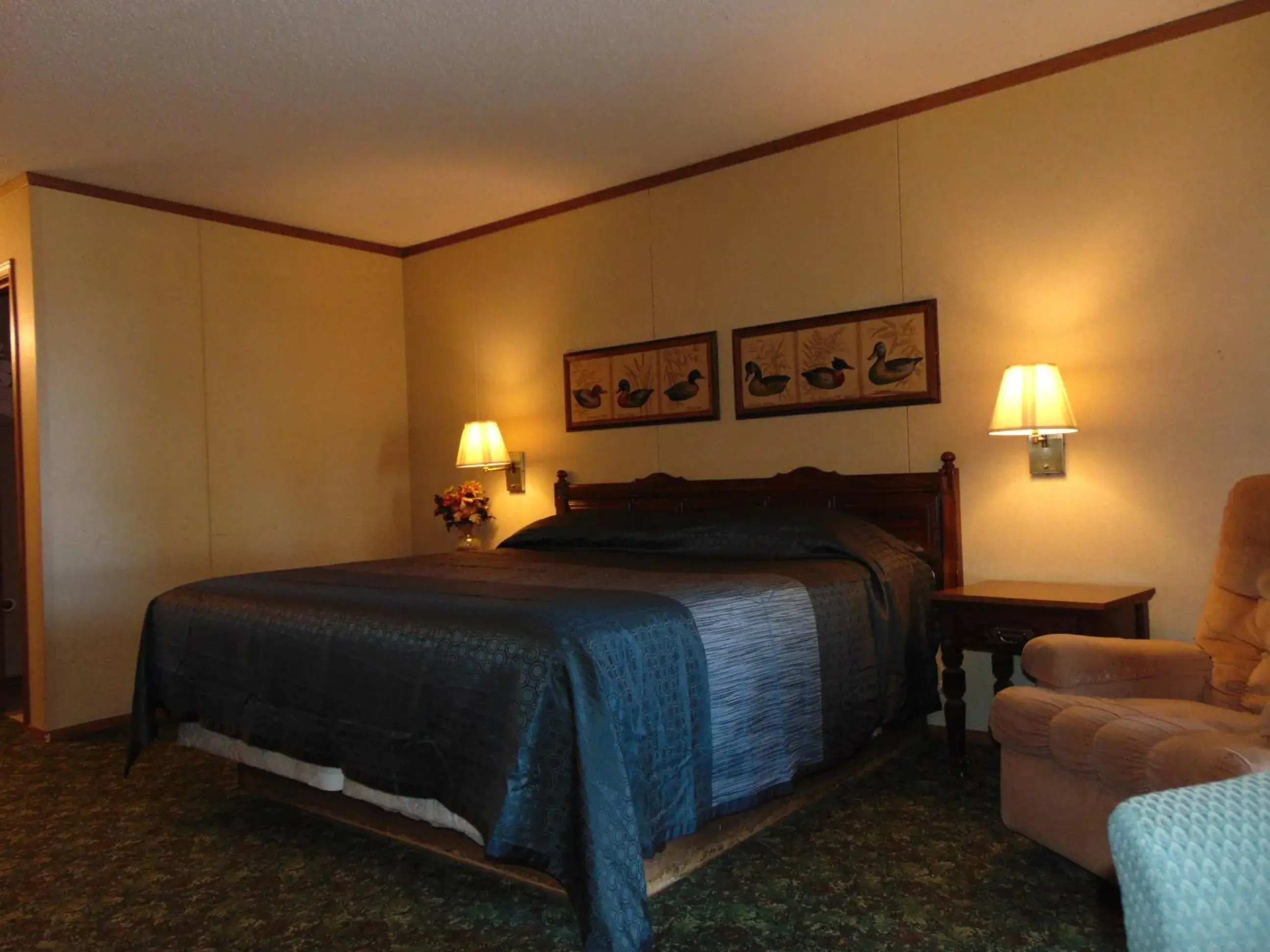 Bed in Heritage House Inn Bed in Heritage House Inn