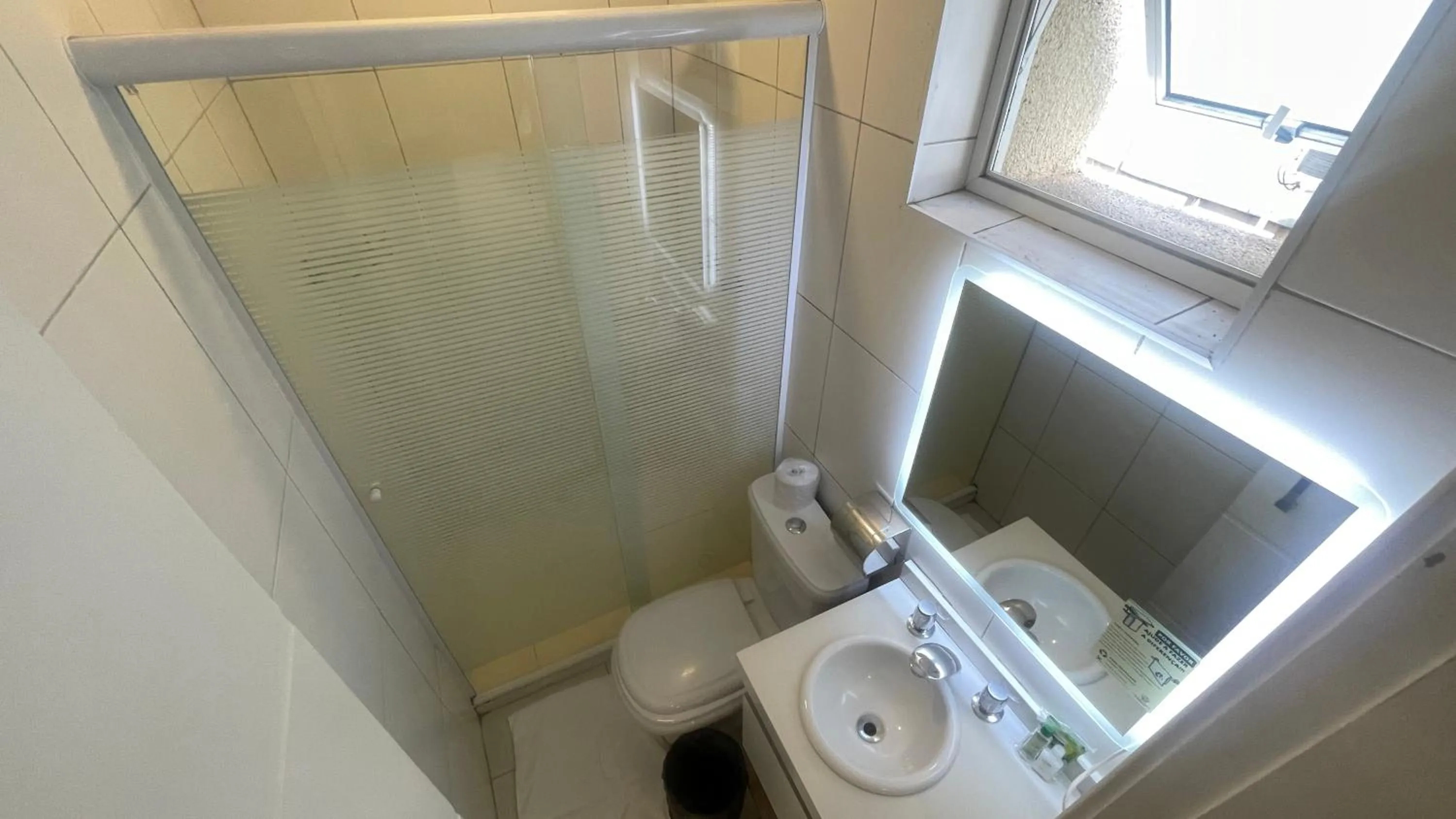 Bathroom in Hotel Global Grupos