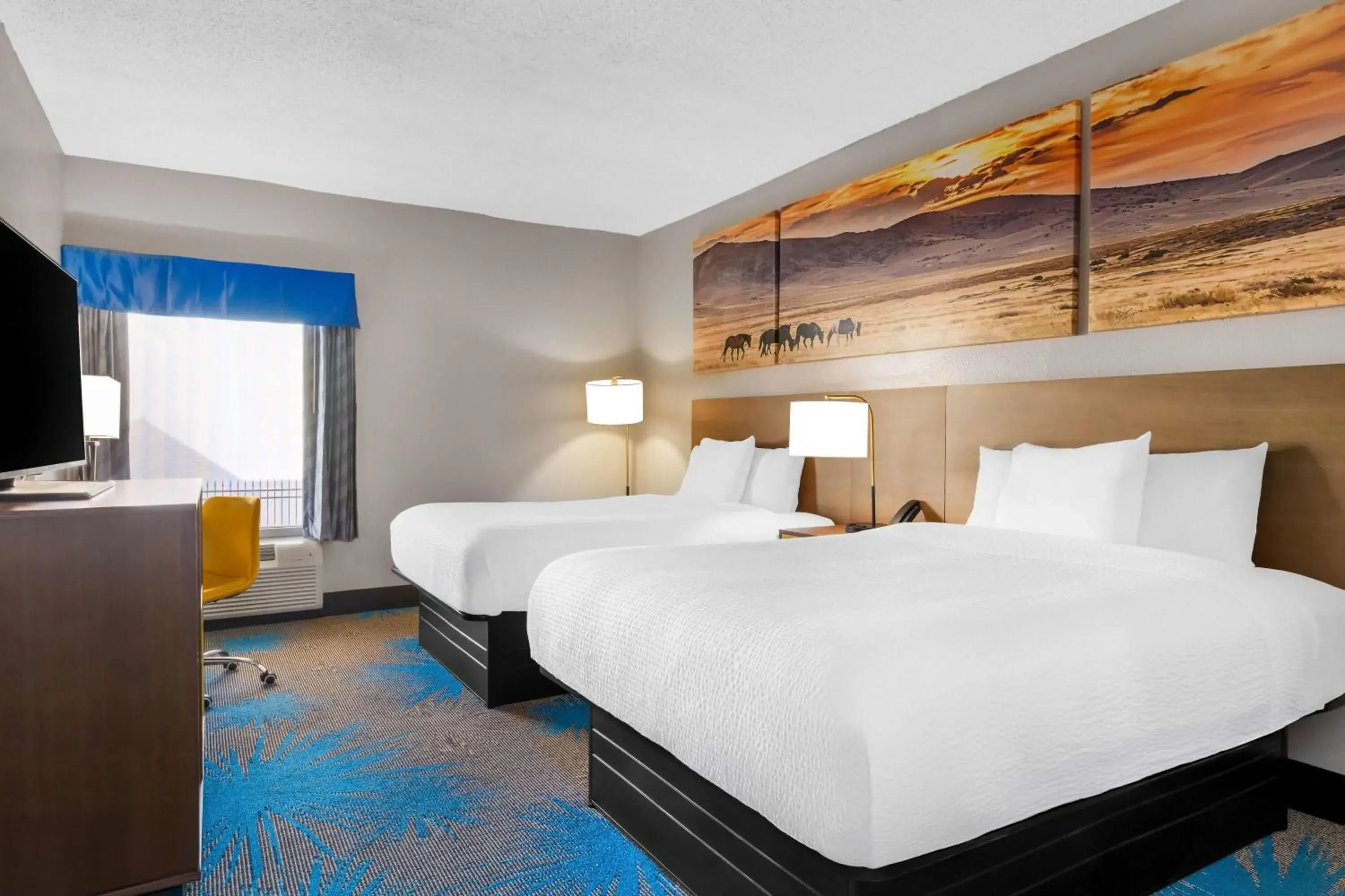 Bed in Days Inn & Suites by Wyndham Ridgeland Bed in Days Inn & Suites by Wyndham Ridgeland