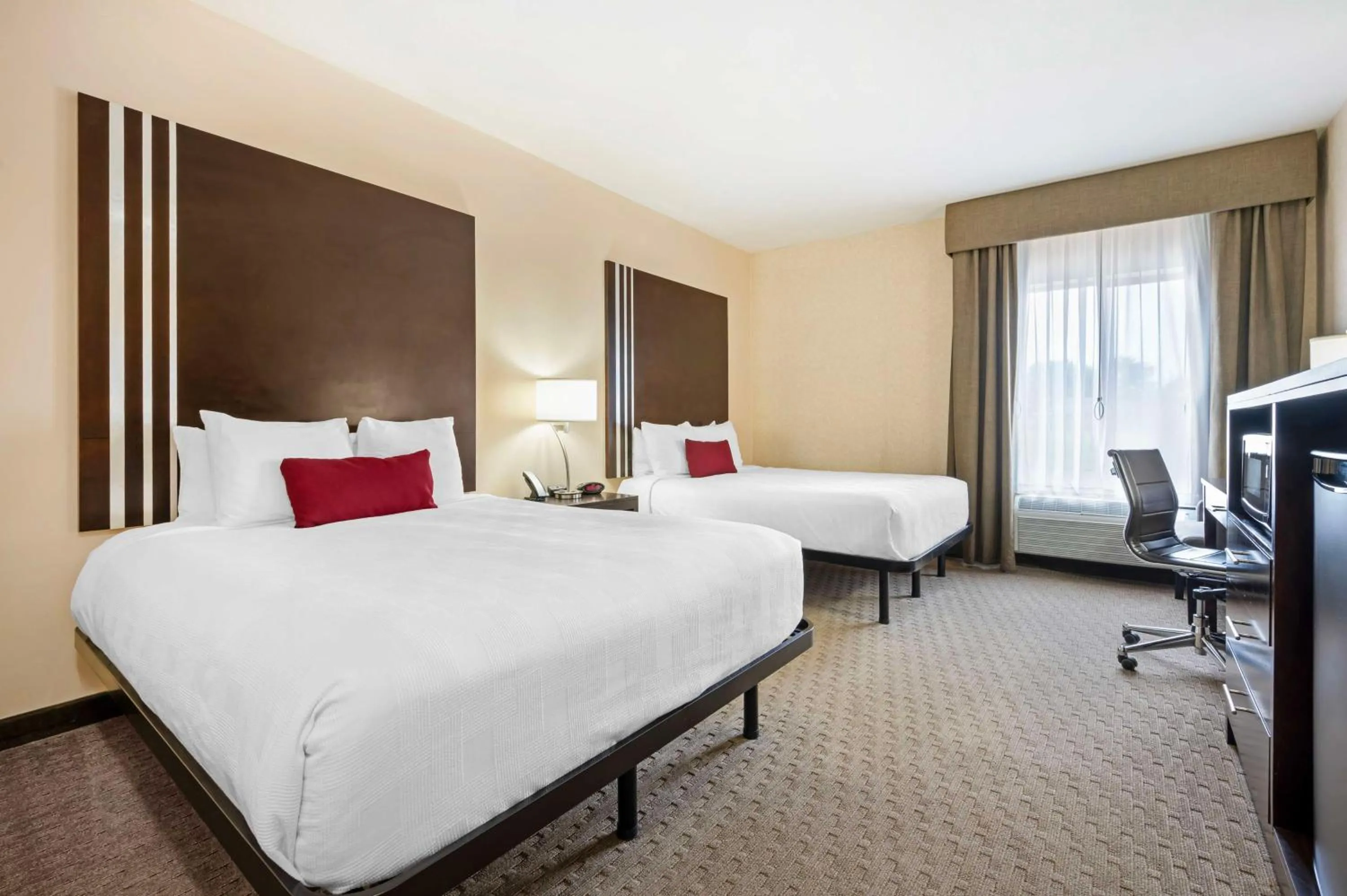 Bedroom, Bed in Best Western Plus Howe Inn