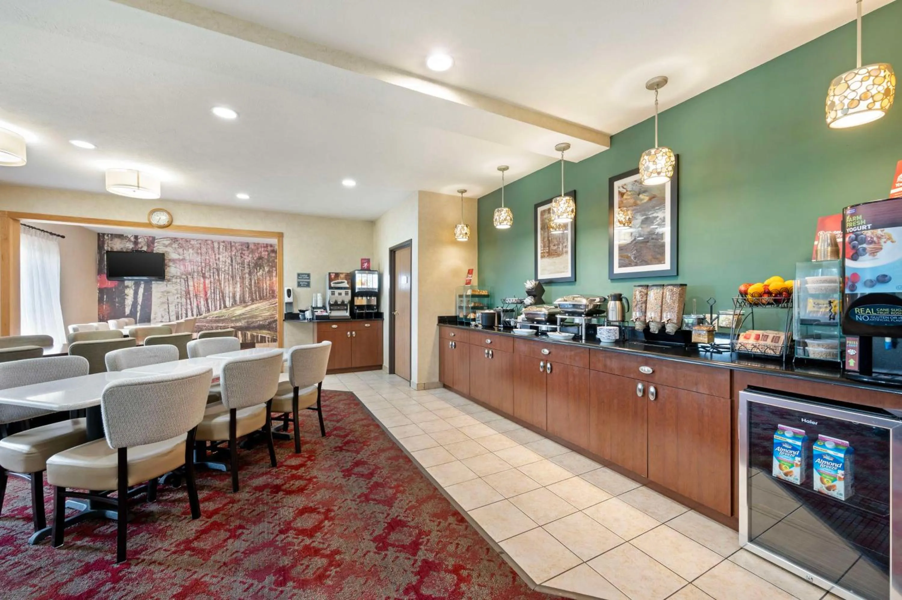 Breakfast in Best Western Plus Howe Inn