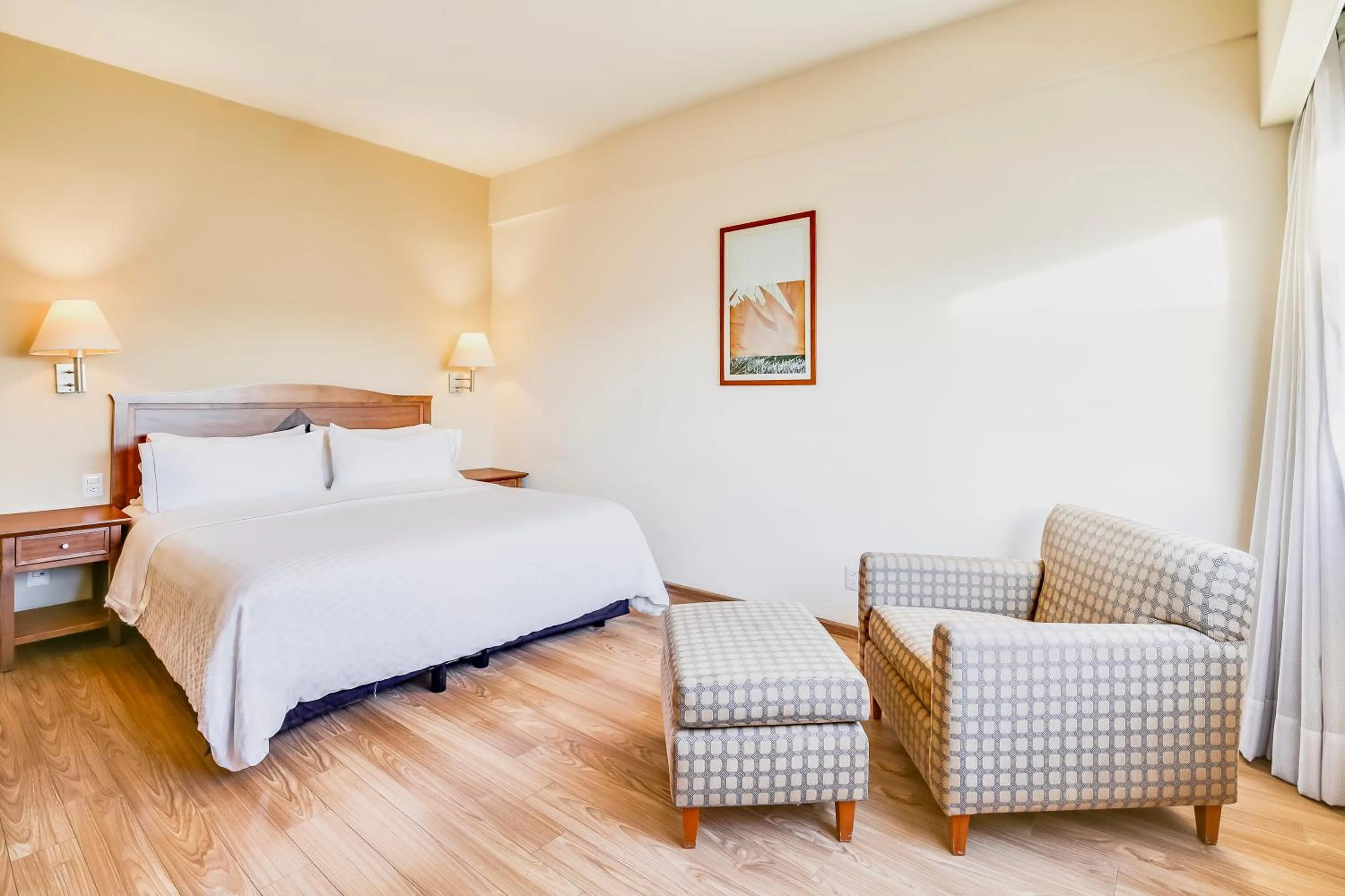 Bedroom, Bed in Fiesta Inn Torreon Galerias