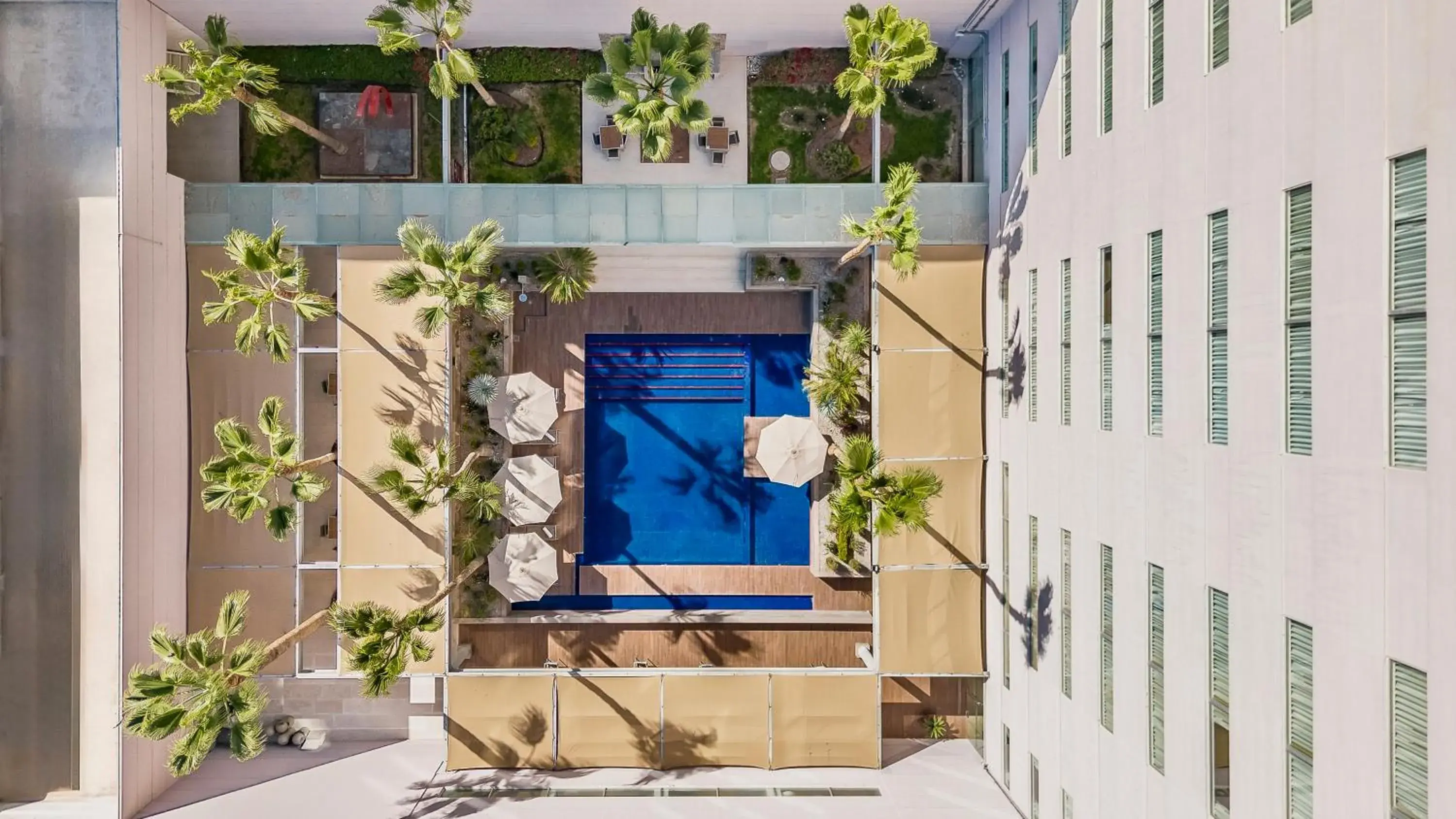 Swimming pool in Fiesta Inn Torreon Galerias Swimming pool in Fiesta Inn Torreon Galerias