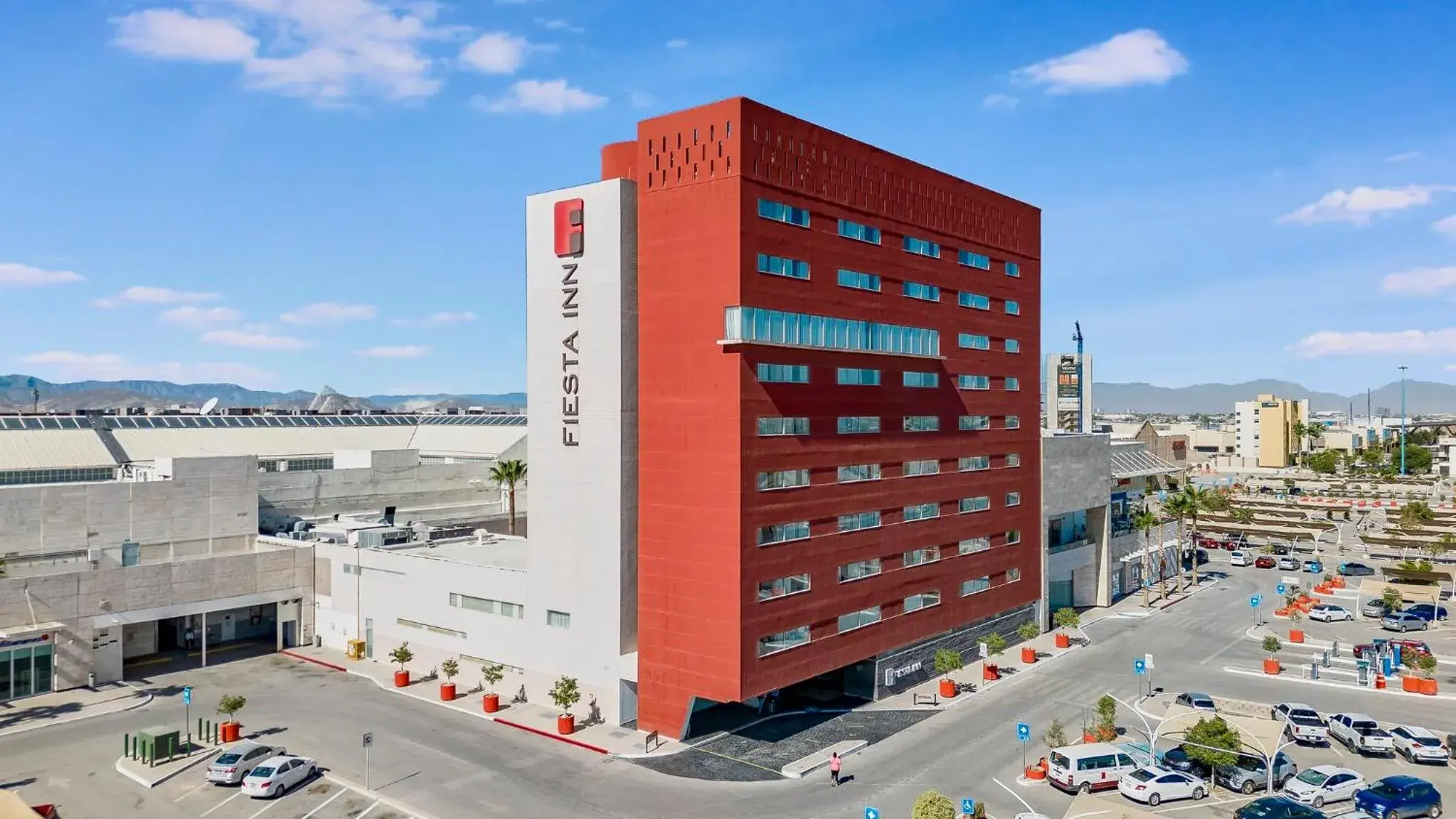 Property building in Fiesta Inn Torreon Galerias Property building in Fiesta Inn Torreon Galerias