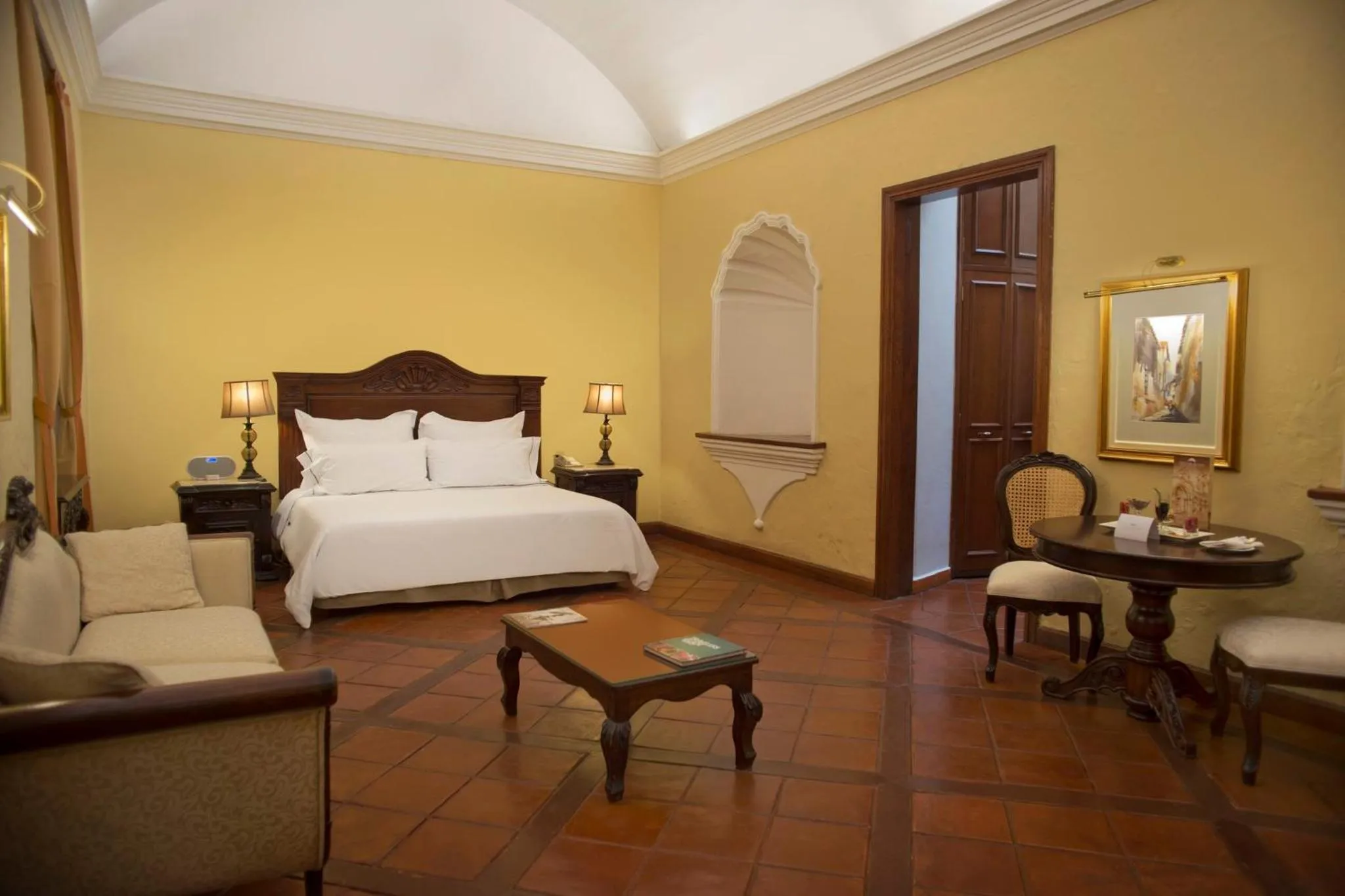 Photo of the whole room, Bed in Fiesta Americana Hacienda San Antonio El Puente Resort & Spa