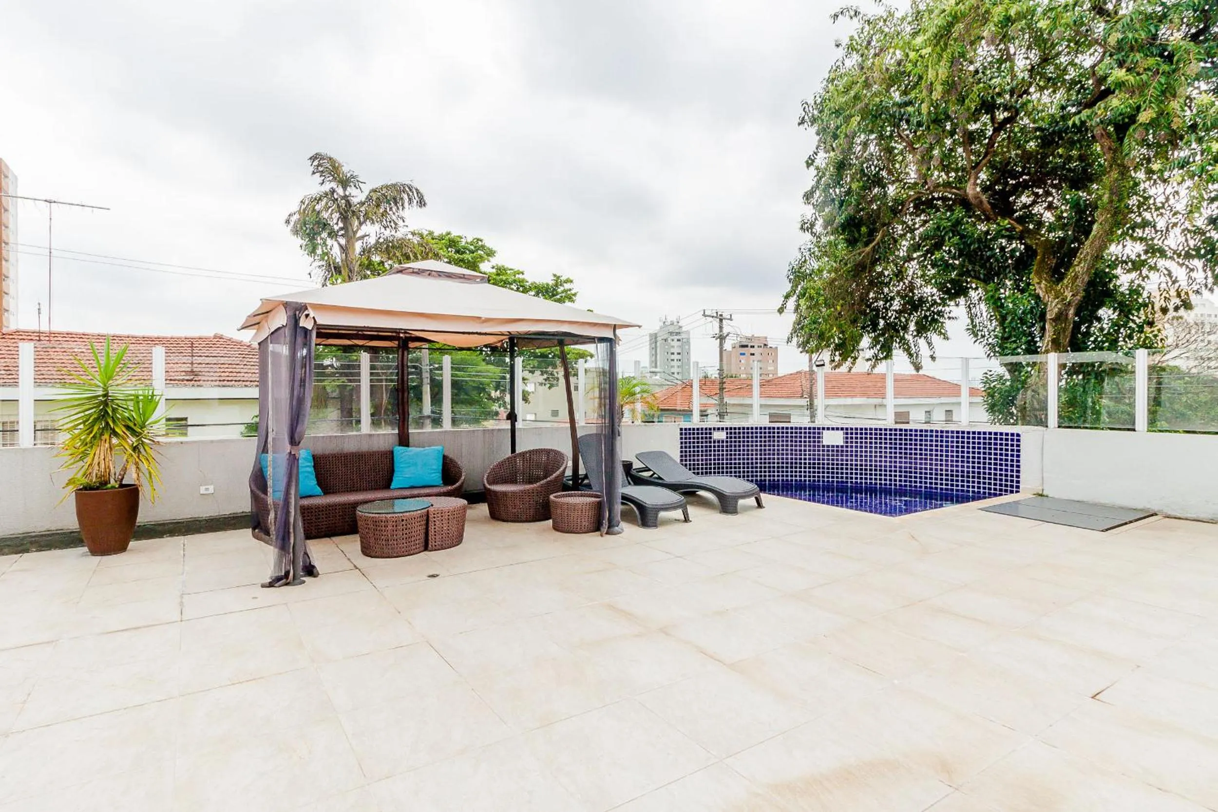 Pool view in Rock CGH Suites - Aeroporto de Congonhas