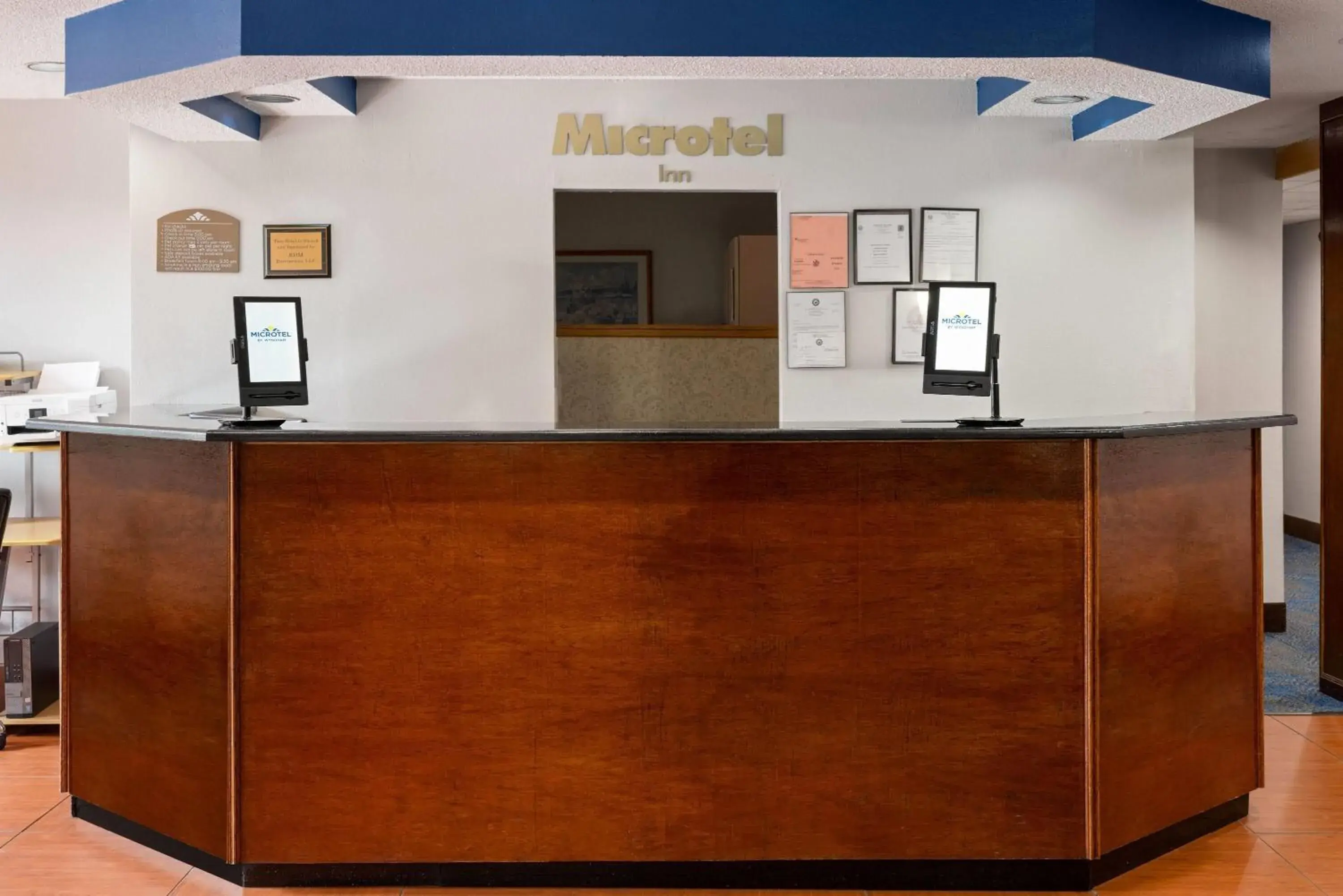 Lobby or reception in Microtel Inn by Wyndham - Albany Airport Lobby or reception in Microtel Inn by Wyndham - Albany Airport