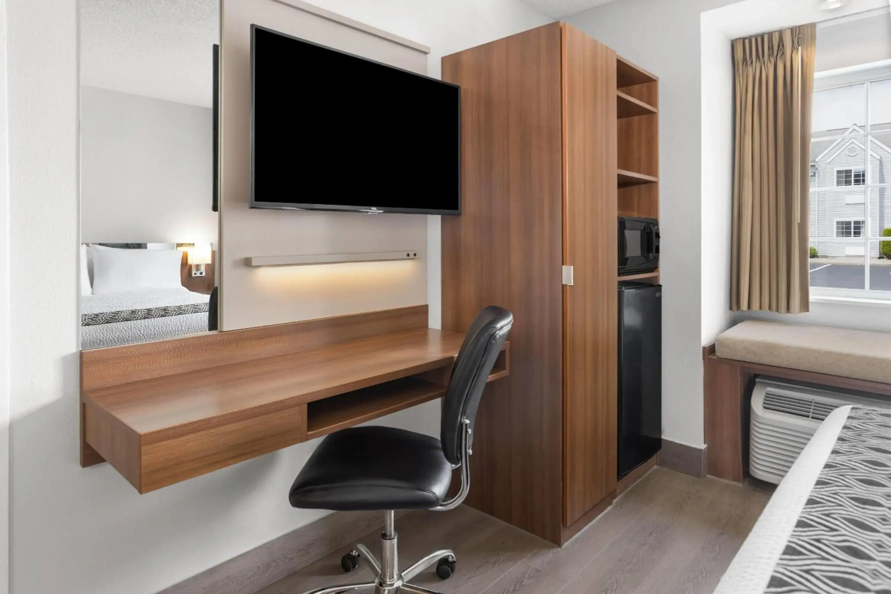 Photo of the whole room, Bed in Microtel Inn by Wyndham - Albany Airport Photo of the whole room, Bed in Microtel Inn by Wyndham - Albany Airport