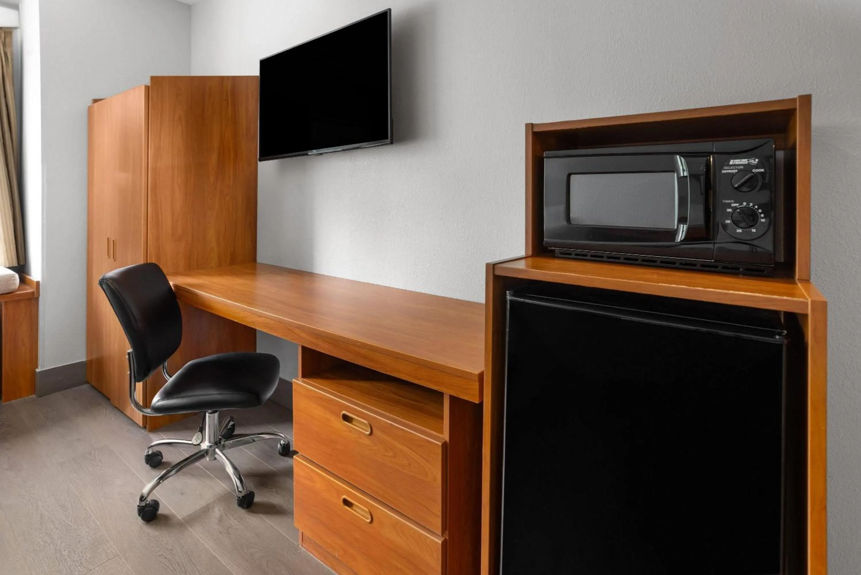 Photo of the whole room in Microtel Inn by Wyndham - Albany Airport